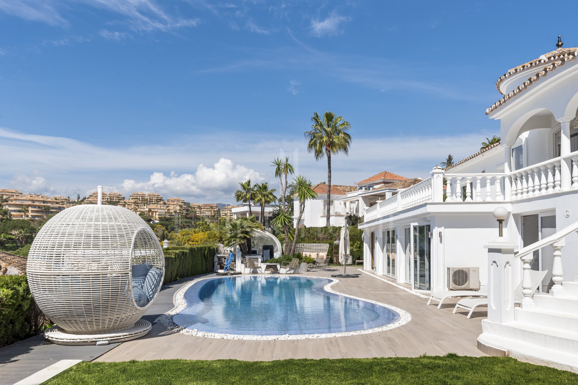 Detached house Elivira