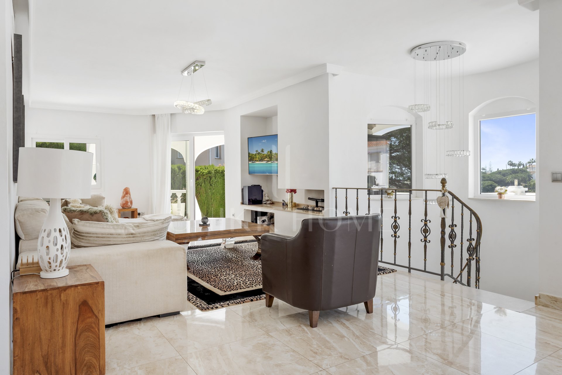 Detached house Elivira