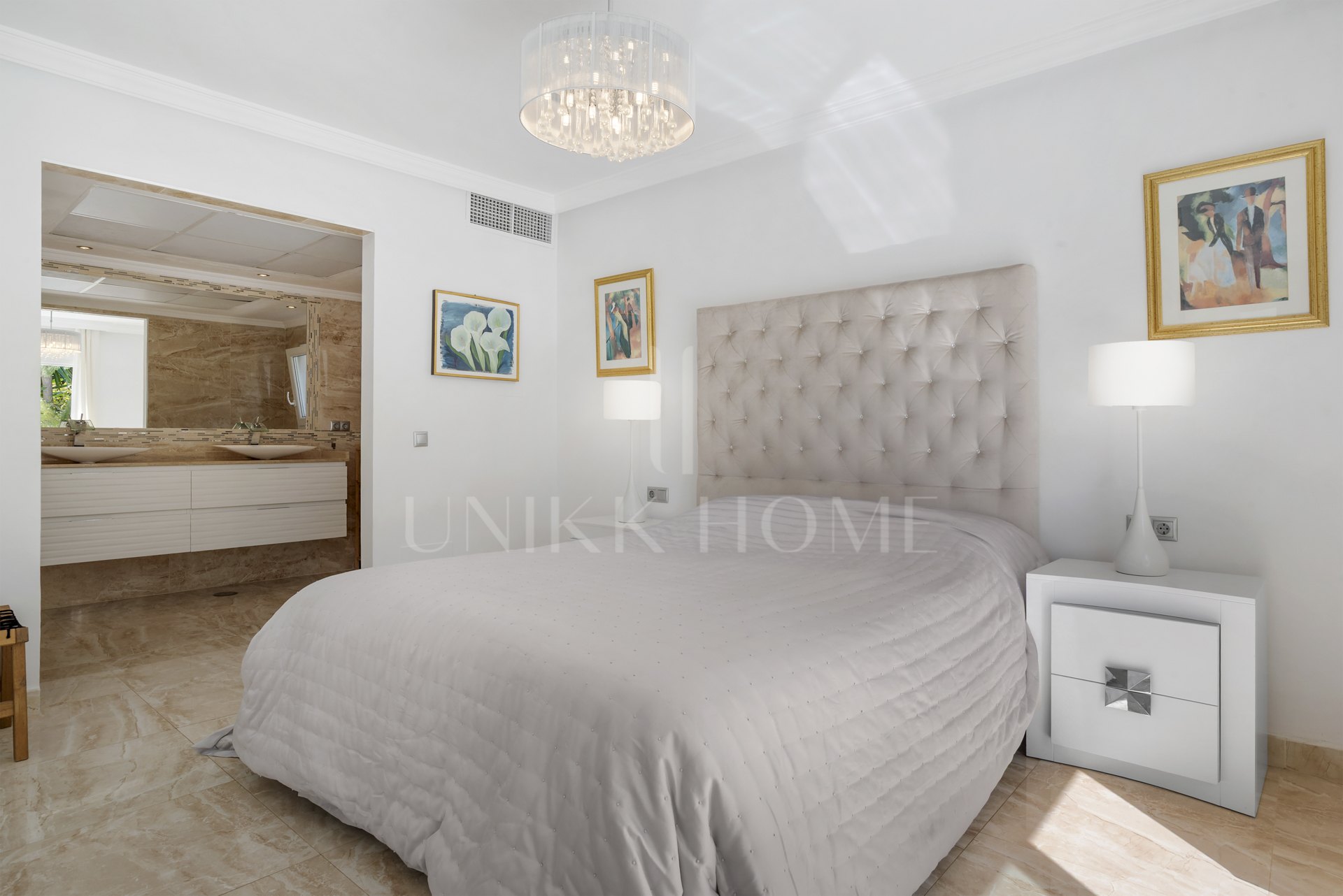 Detached house Elivira