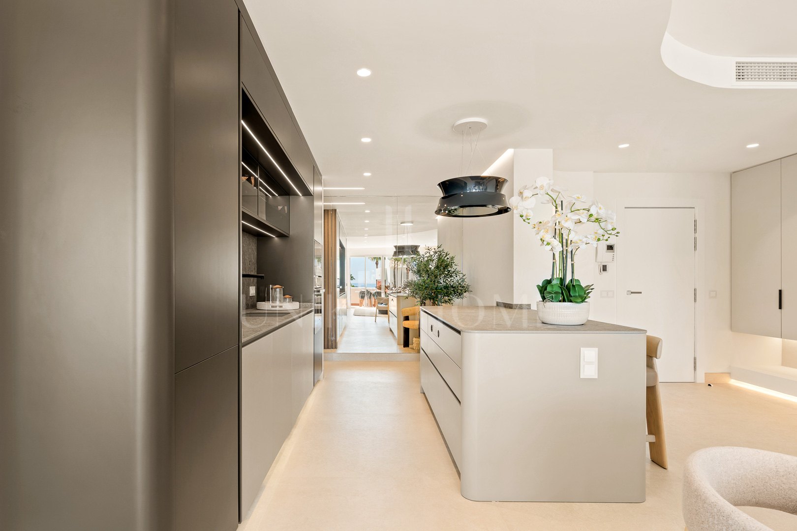 Ático en venta en Bahía del Velerín, Estepona Este