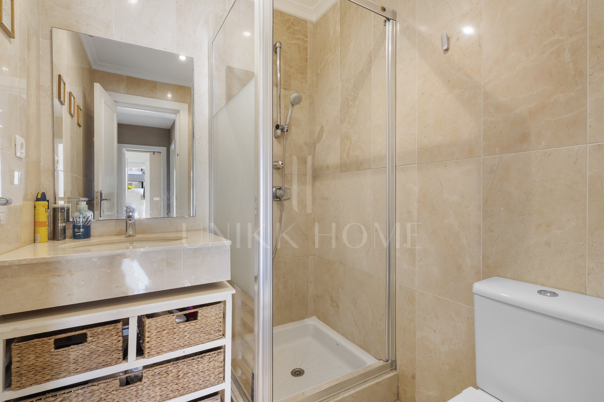 Spacious Ground-Floor Apartment