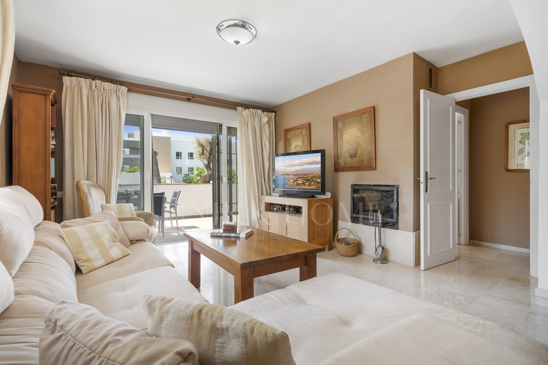 Spacious Ground-Floor Apartment