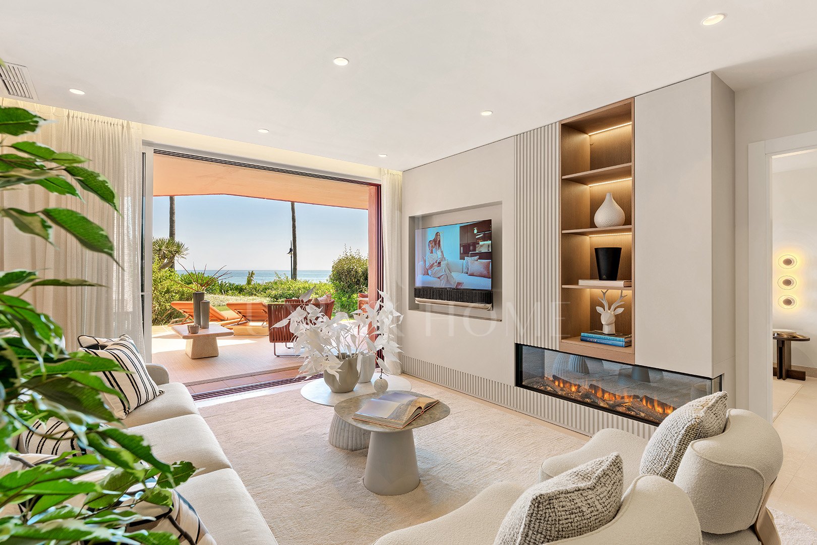 Frontline Beach Luxury Ground-Floor Apartment in Estepona