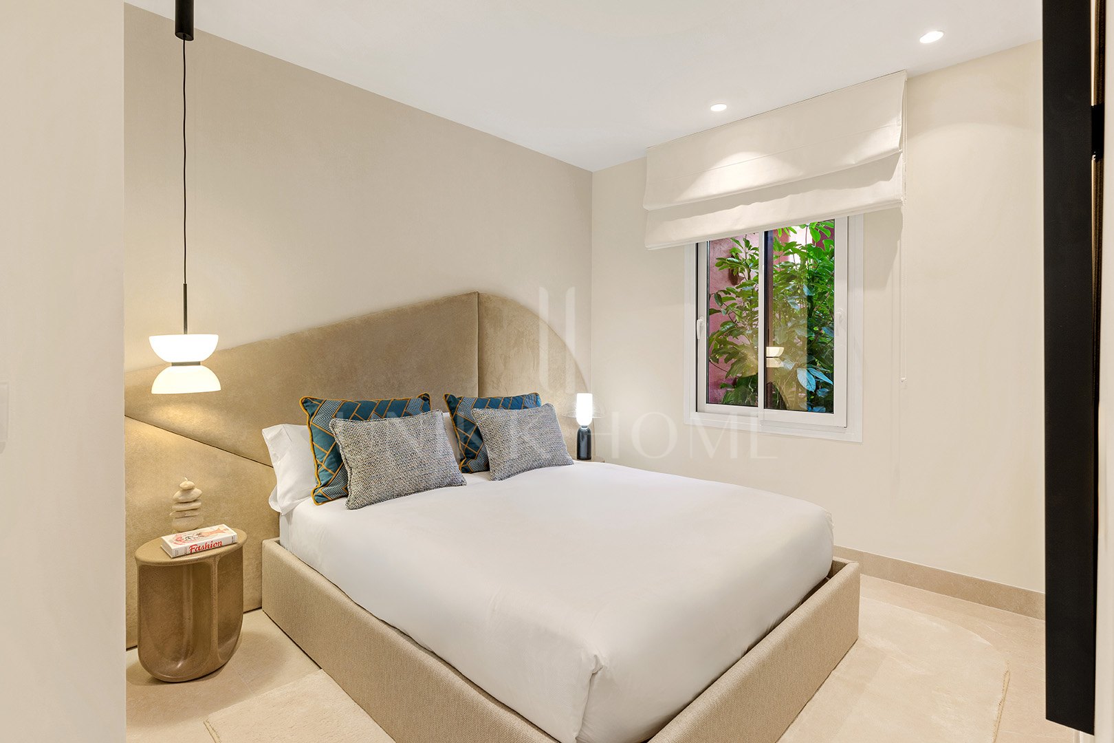 Frontline Beach Luxury Ground-Floor Apartment in Estepona