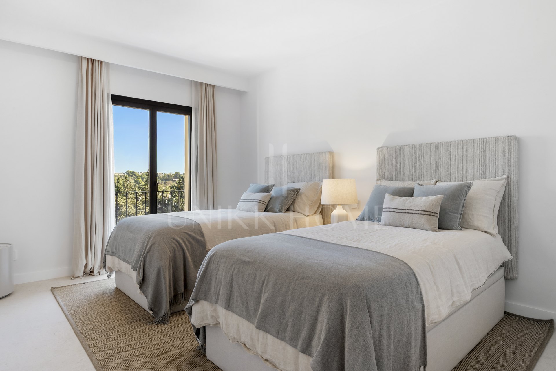 Luxury Frontline Golf Townhouse in Los Olivos, Nueva Andalucía