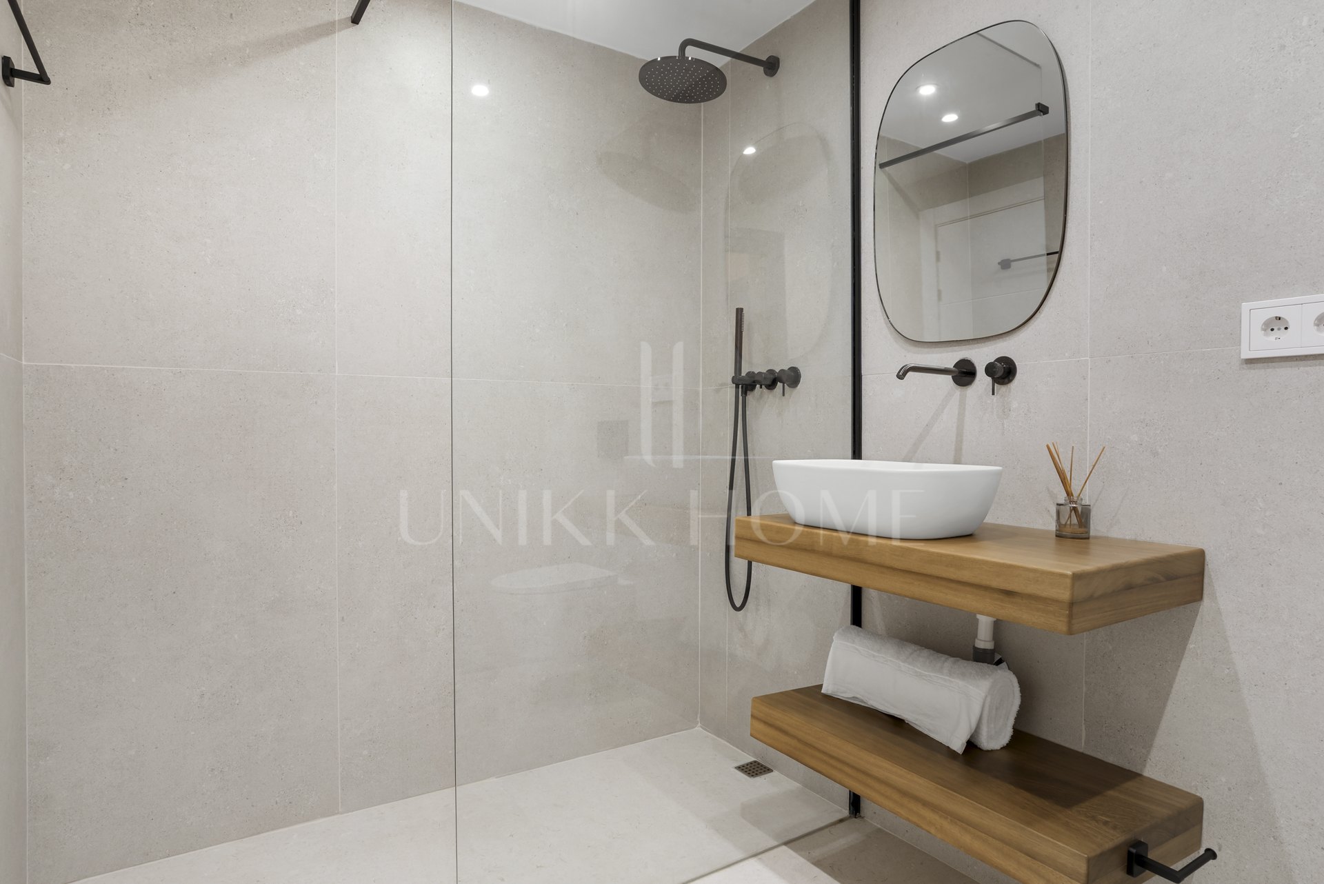 Luxury Frontline Golf Townhouse in Los Olivos, Nueva Andalucía