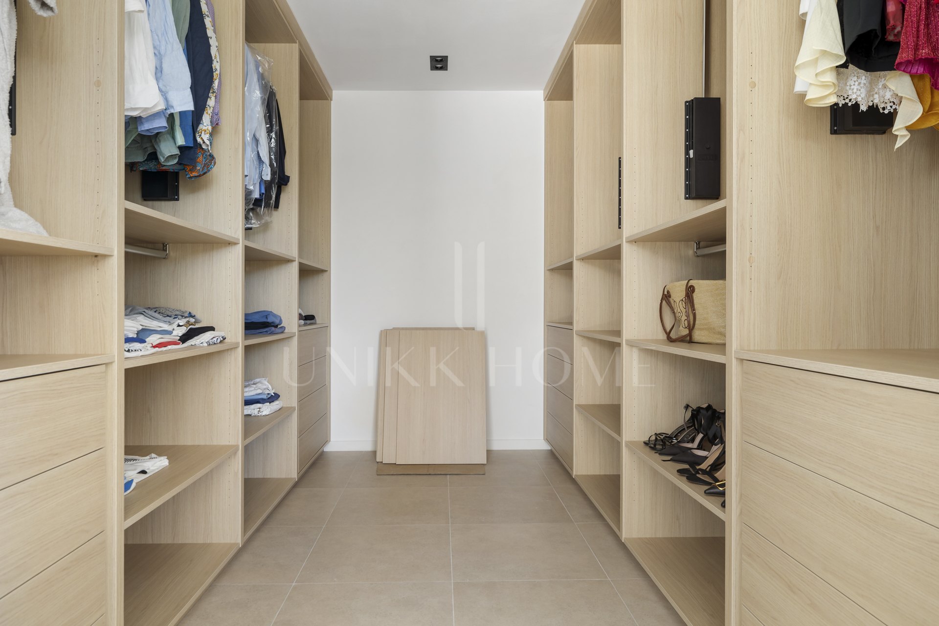 Panoramic Golf & Sea View Villa in Benahavís