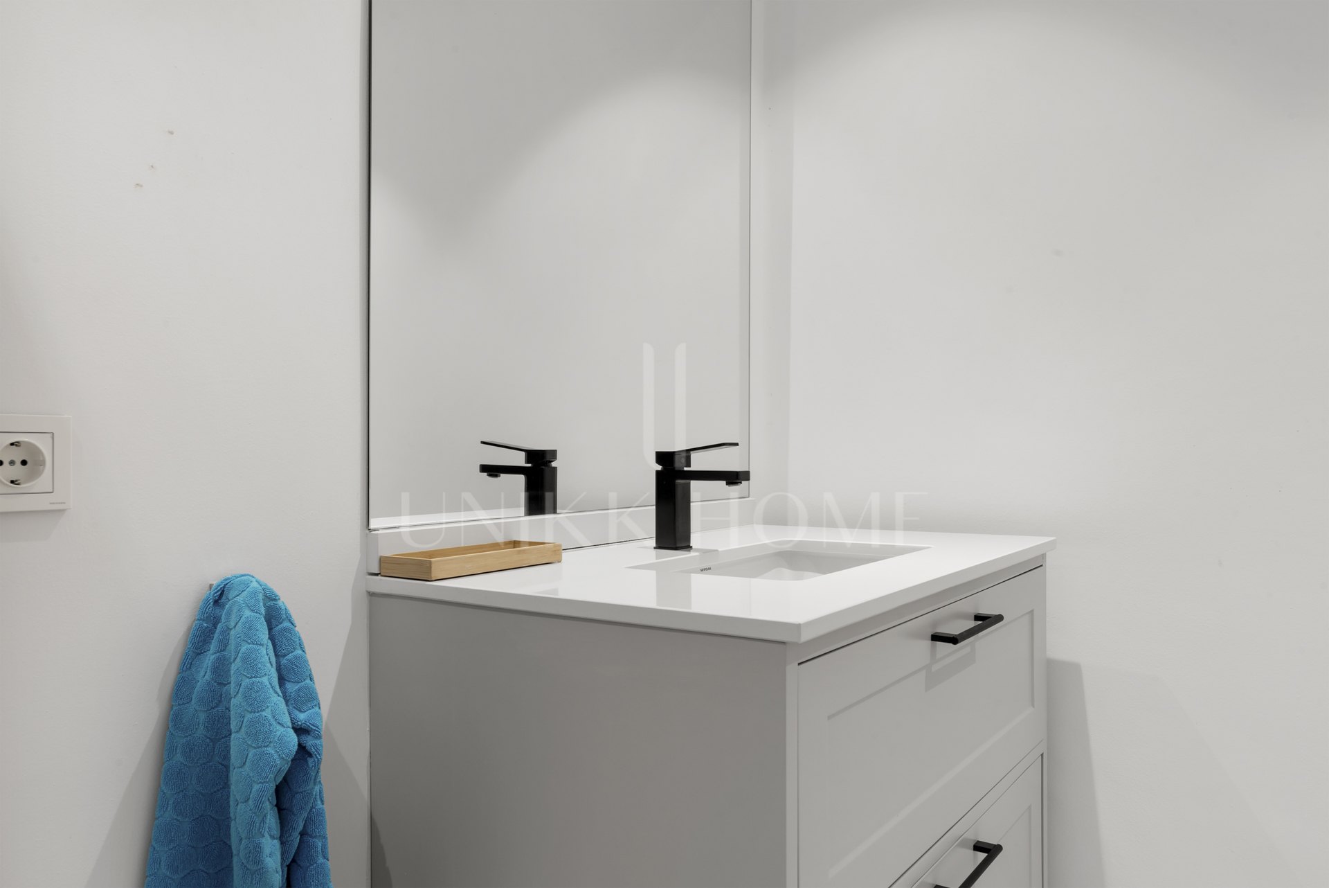 Stunning Andalusian Villa with Sea Views in El Paraíso Alto