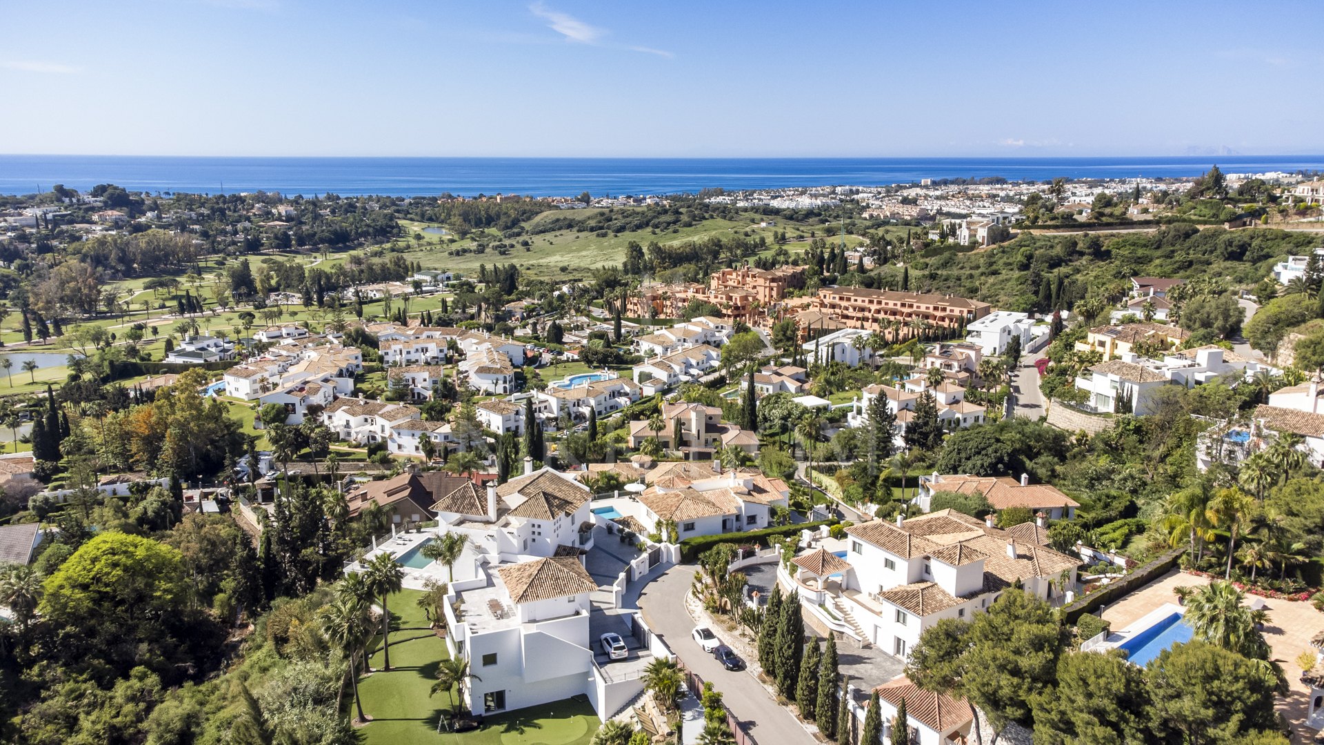 Stunning Andalusian Villa with Sea Views in El Paraíso Alto