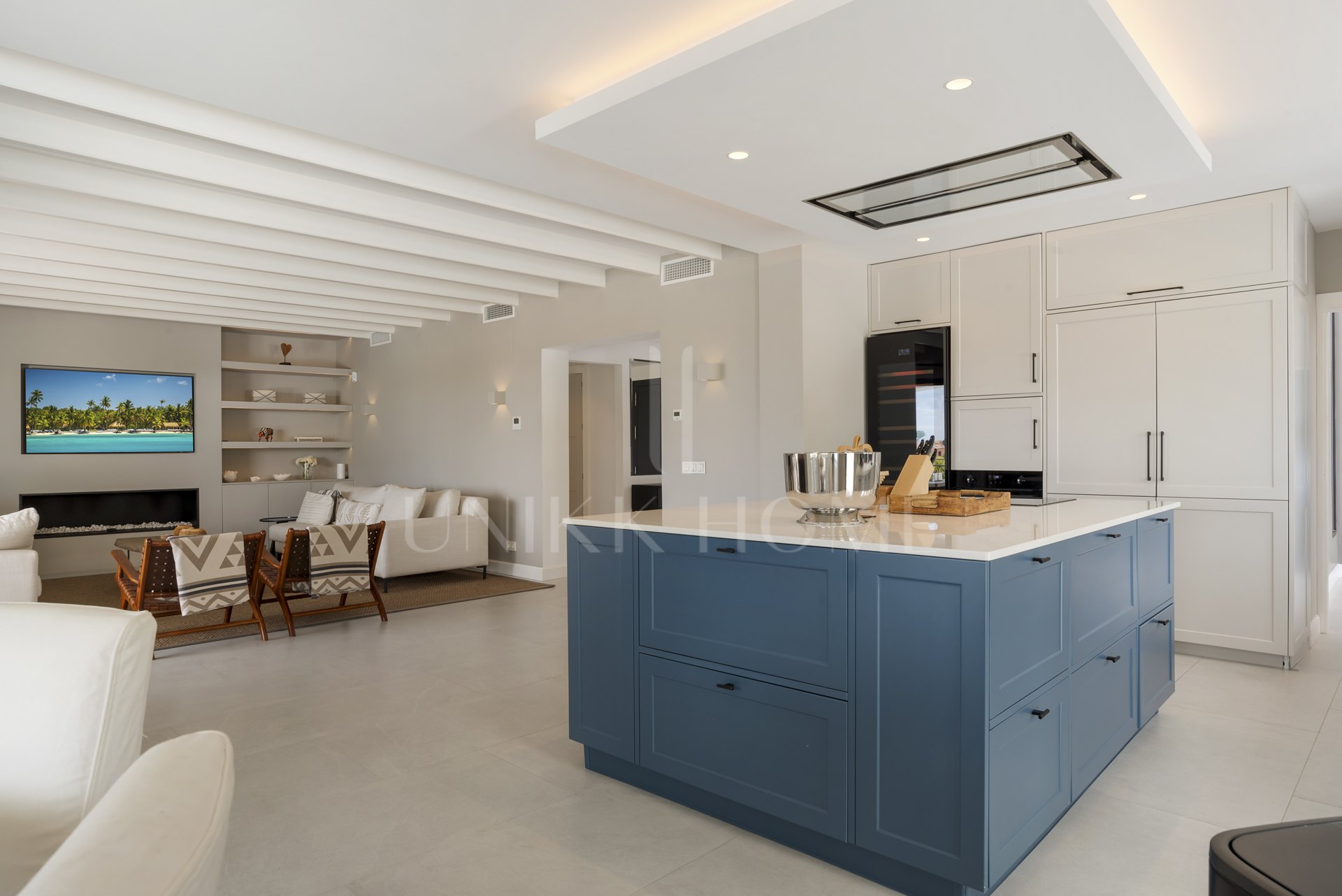 Stunning Andalusian Villa with Sea Views in El Paraíso Alto