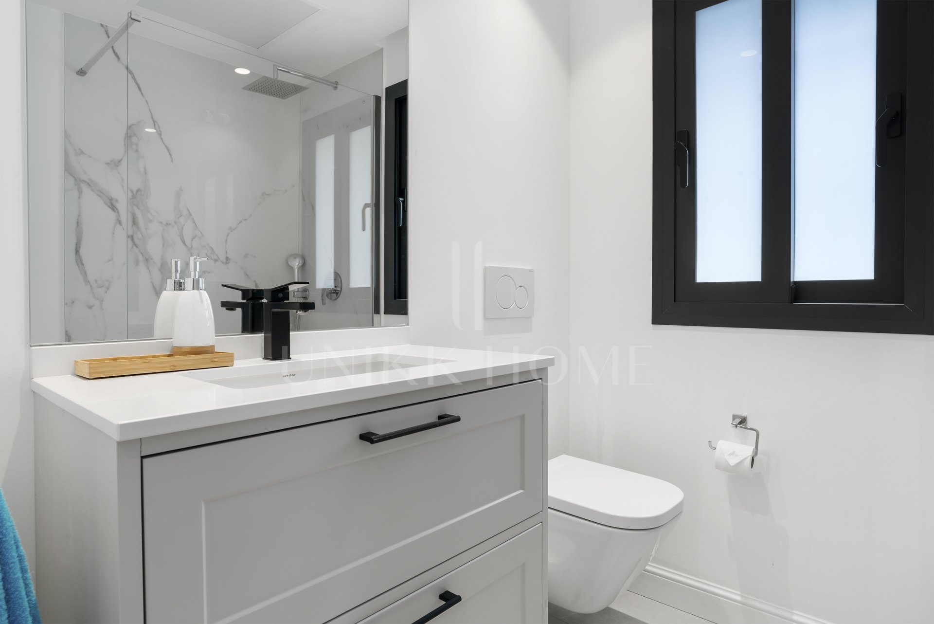 Stunning Andalusian Villa with Sea Views in El Paraíso Alto