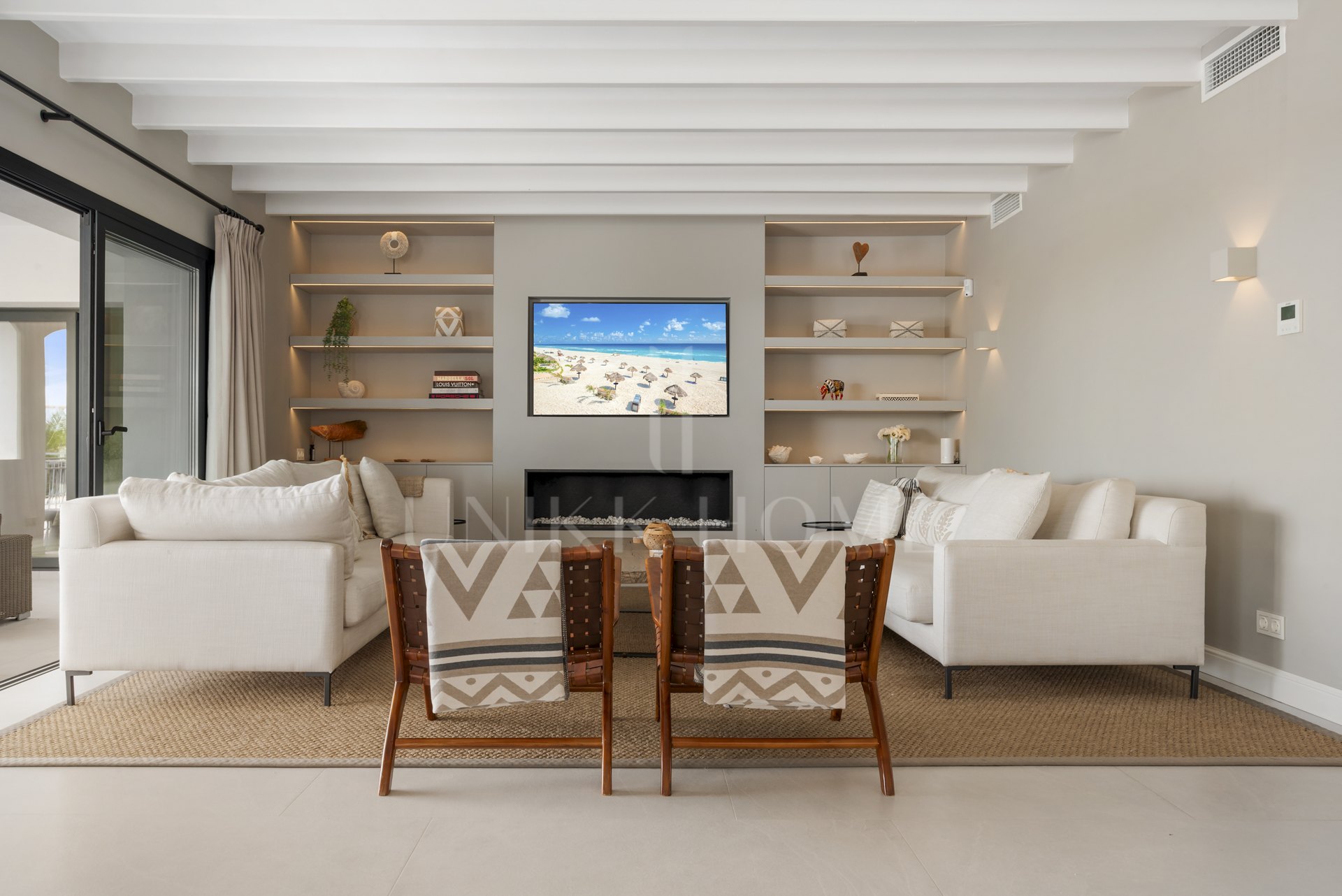 Stunning Andalusian Villa with Sea Views in El Paraíso Alto