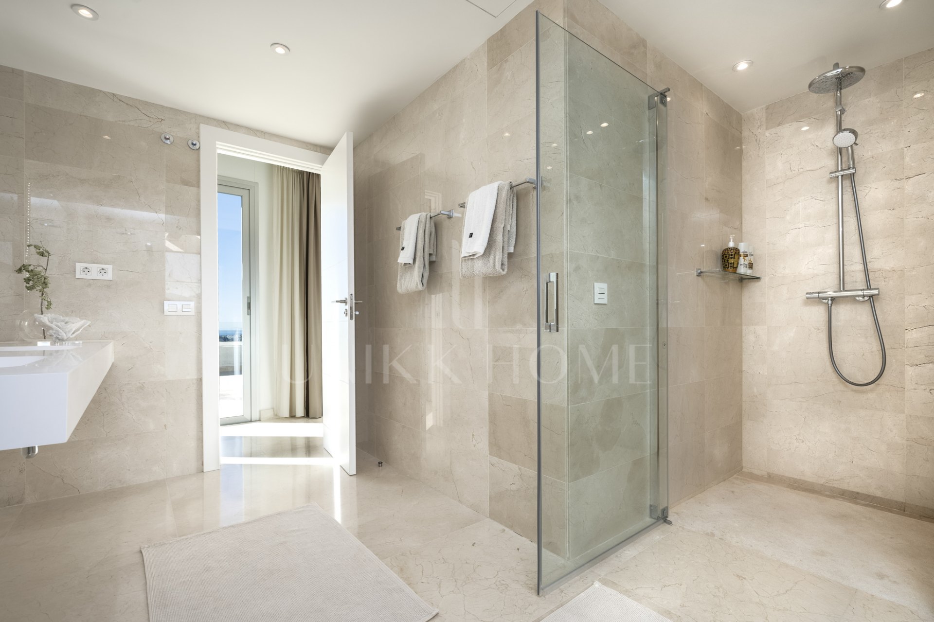 Spacious duplex penthouse with 3 bedrooms