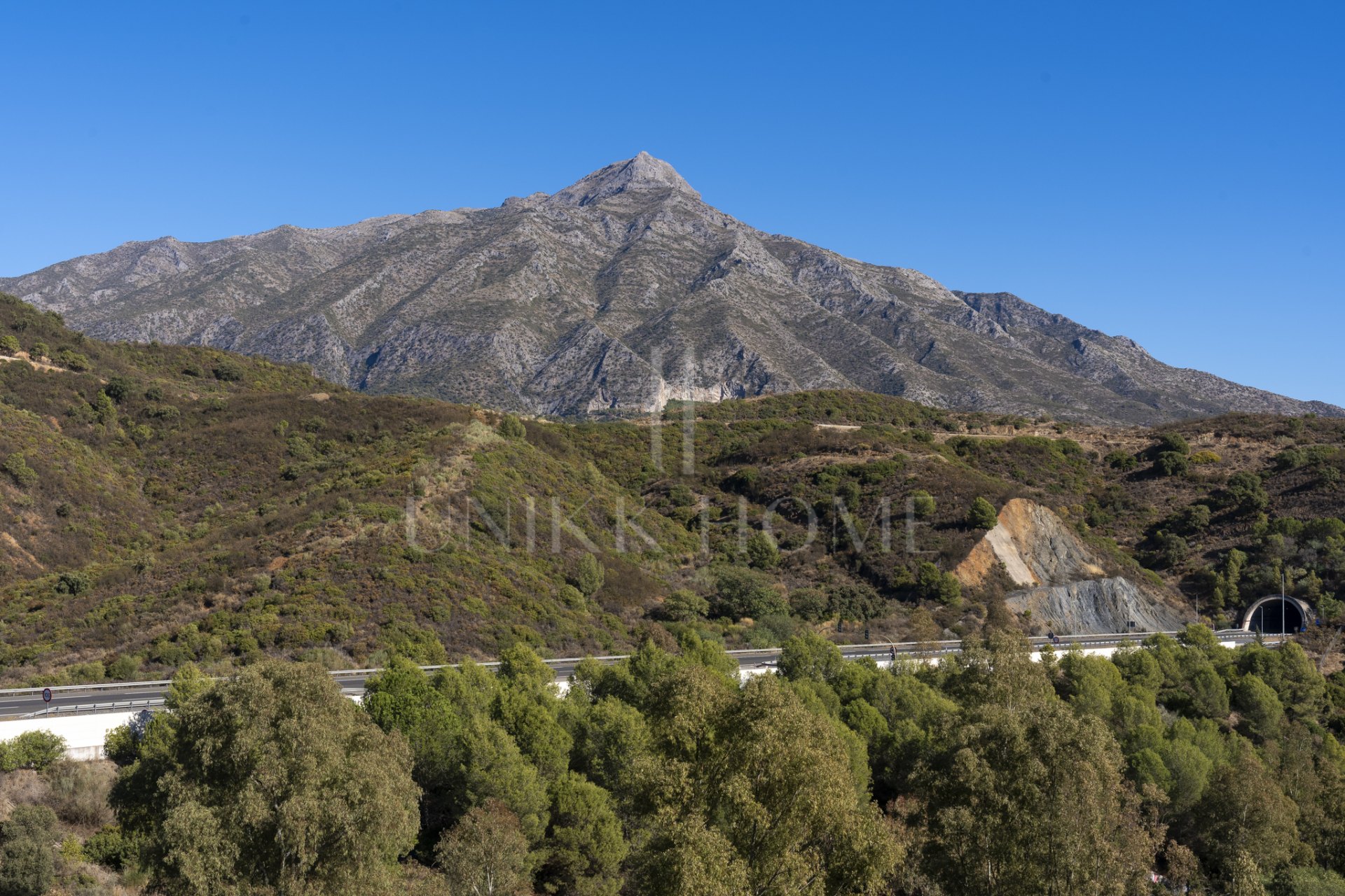 Spacious duplex penthouse with 3 bedrooms