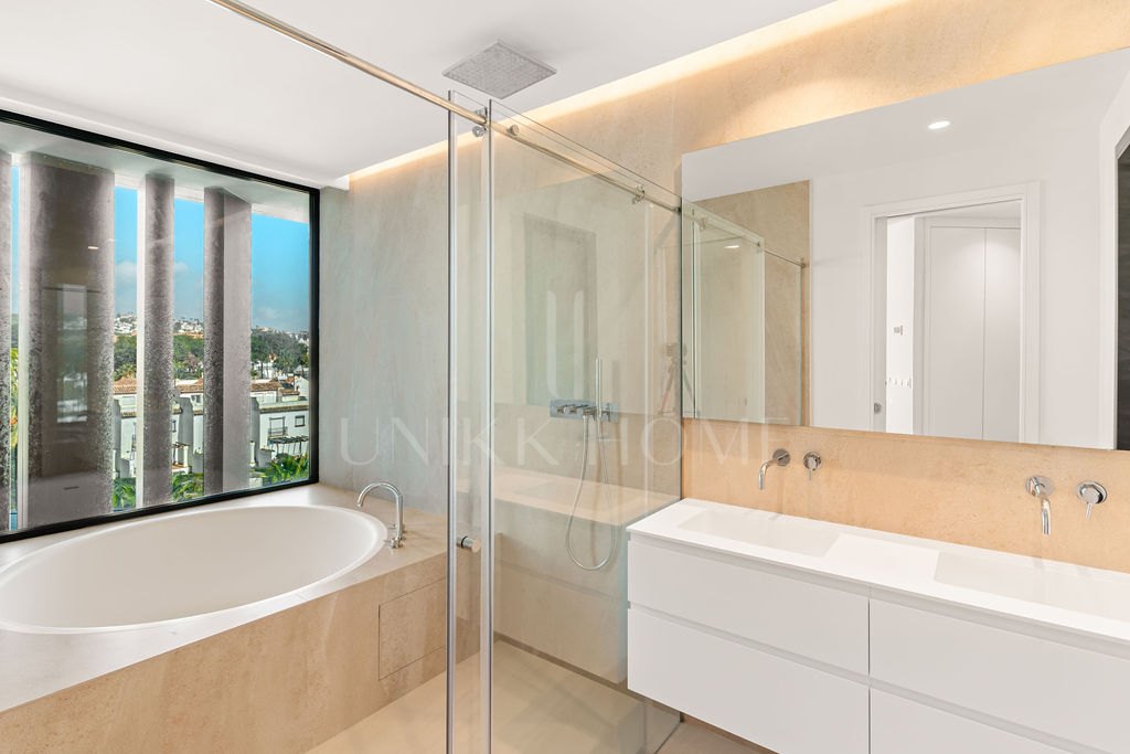 Atico Duplex en venta en Estepona