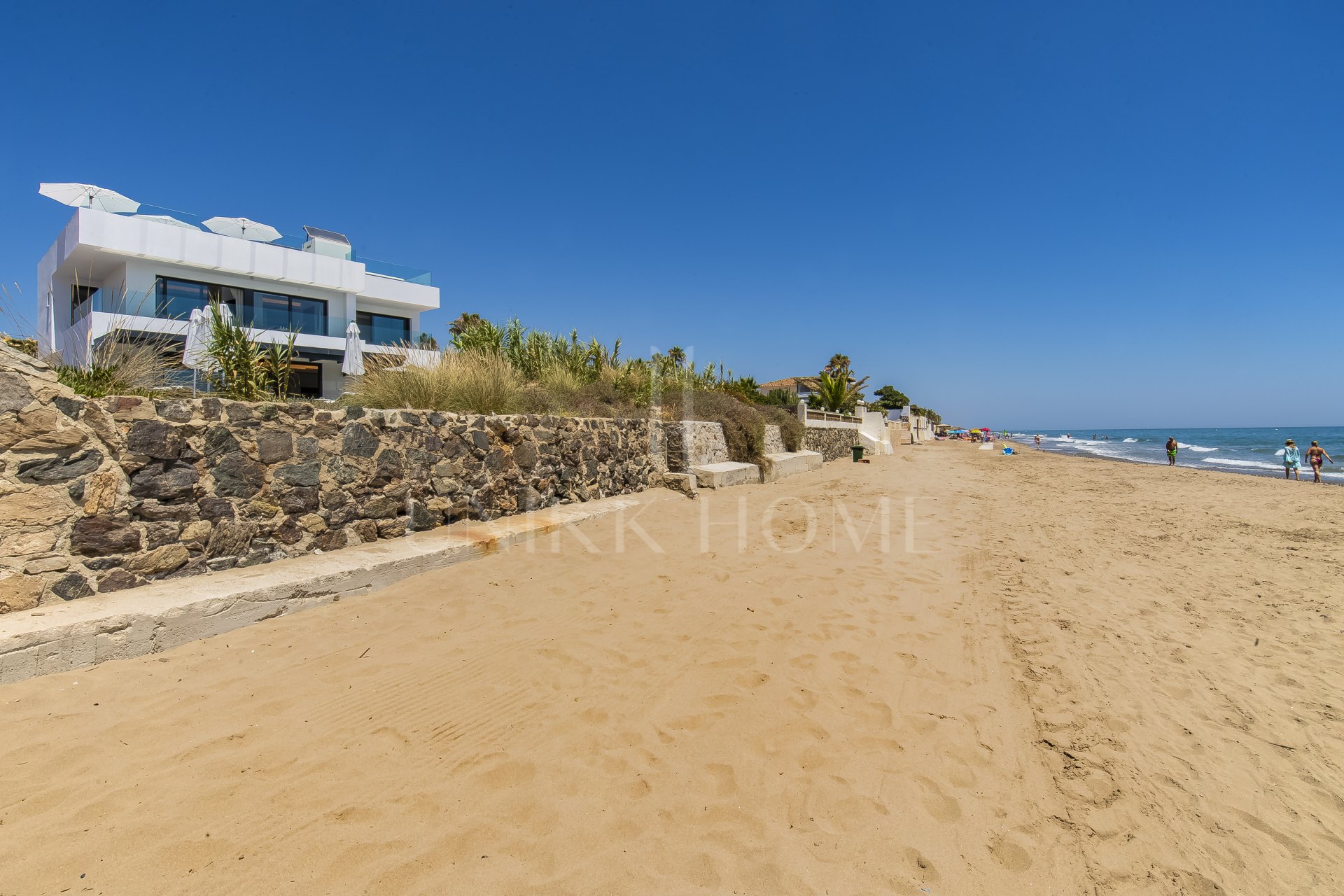 Frontline Beach Villa in Costabella, Marbella