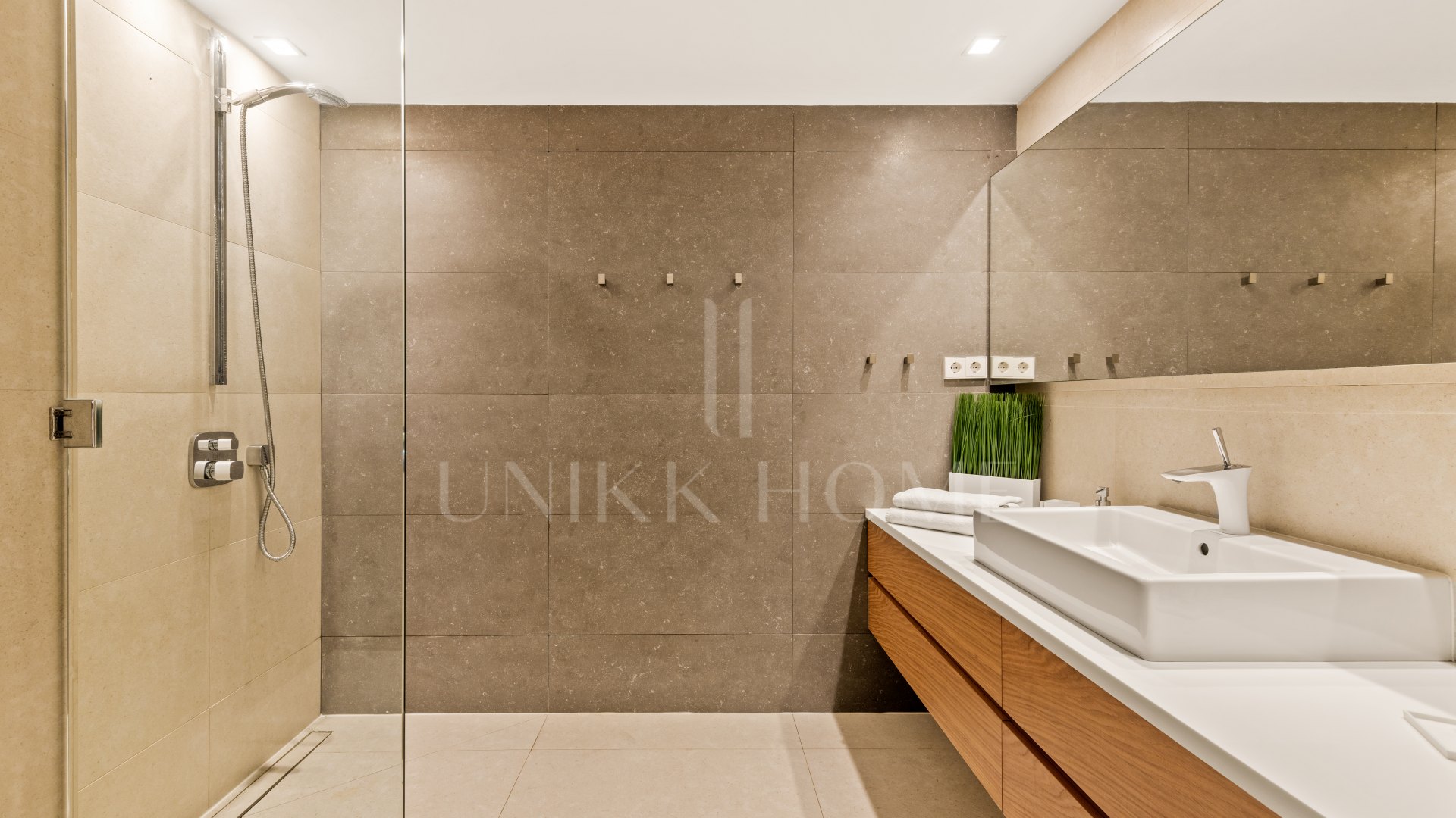 Frontline Beach Villa in Costabella, Marbella