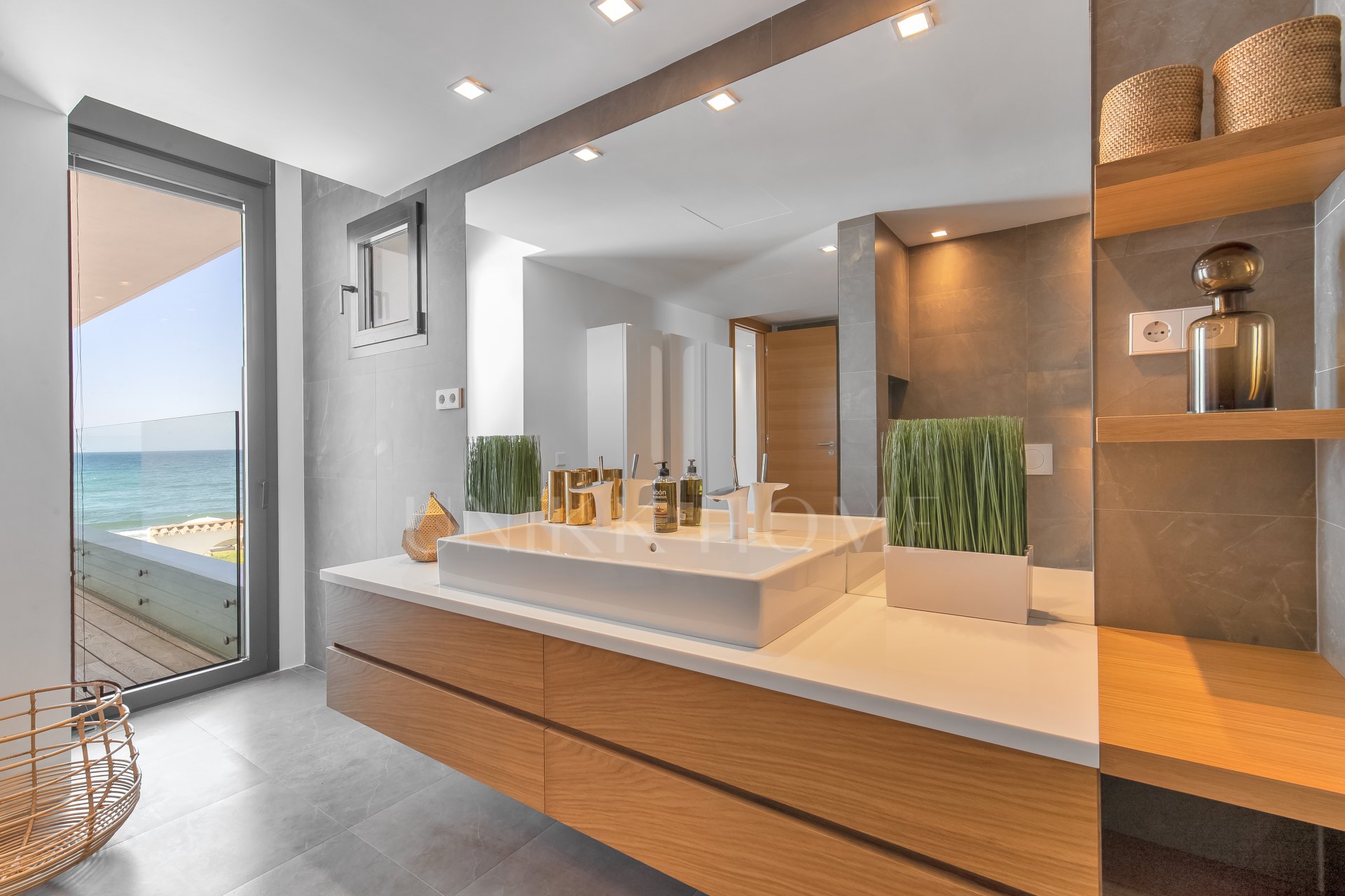 Frontline Beach Villa in Costabella, Marbella