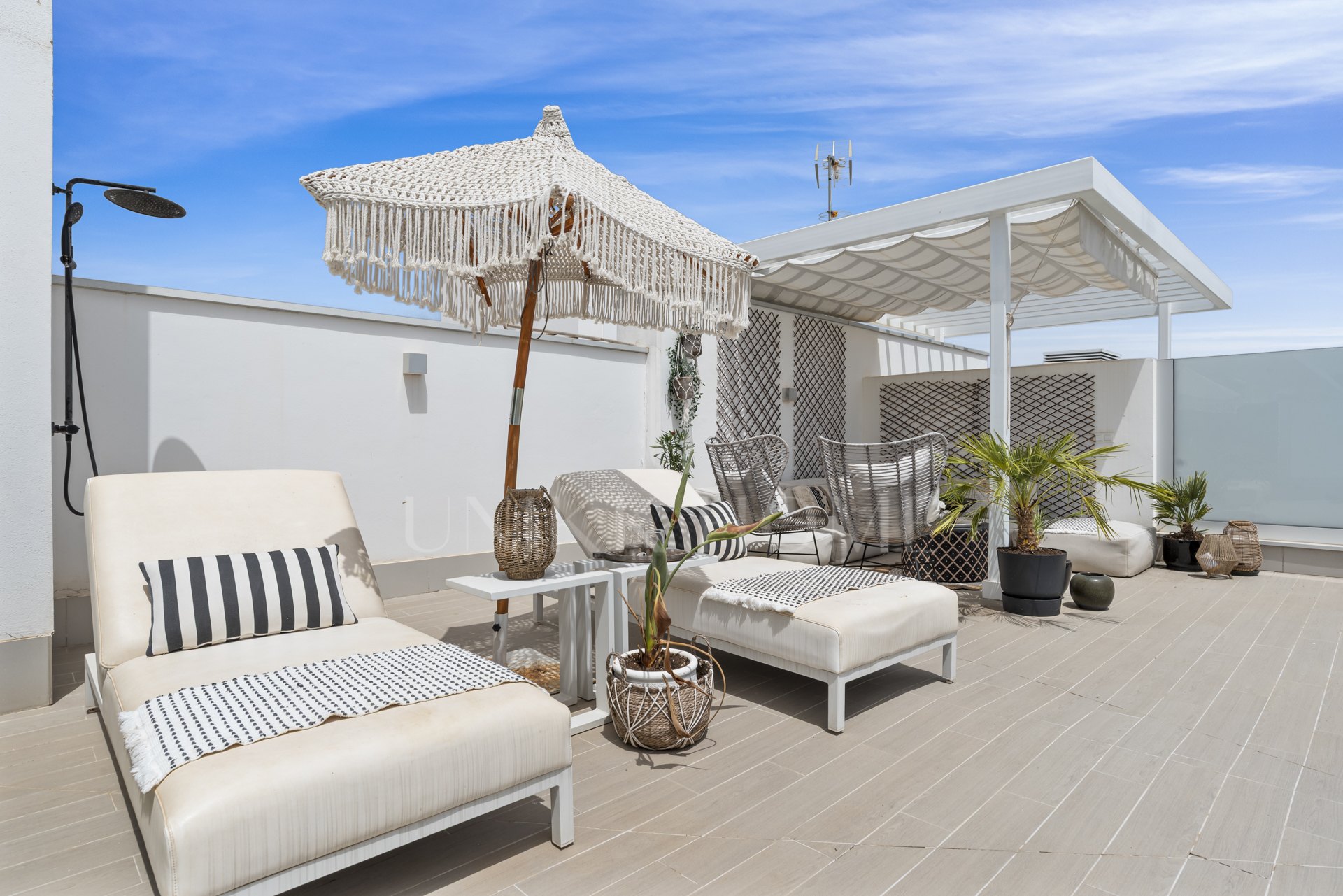 Ático elegante con solárium en la azotea en Le Mirage Fase III, Cancelada