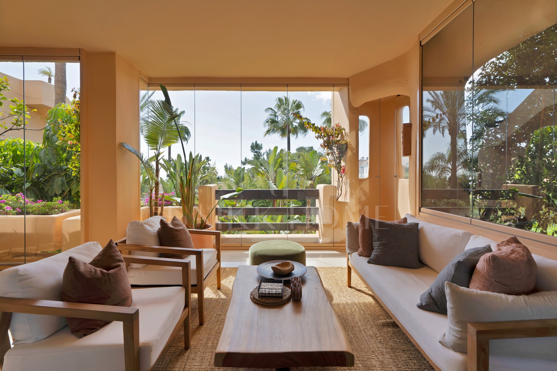 Stunning Renovated Apartment in Marbella Golden Mile