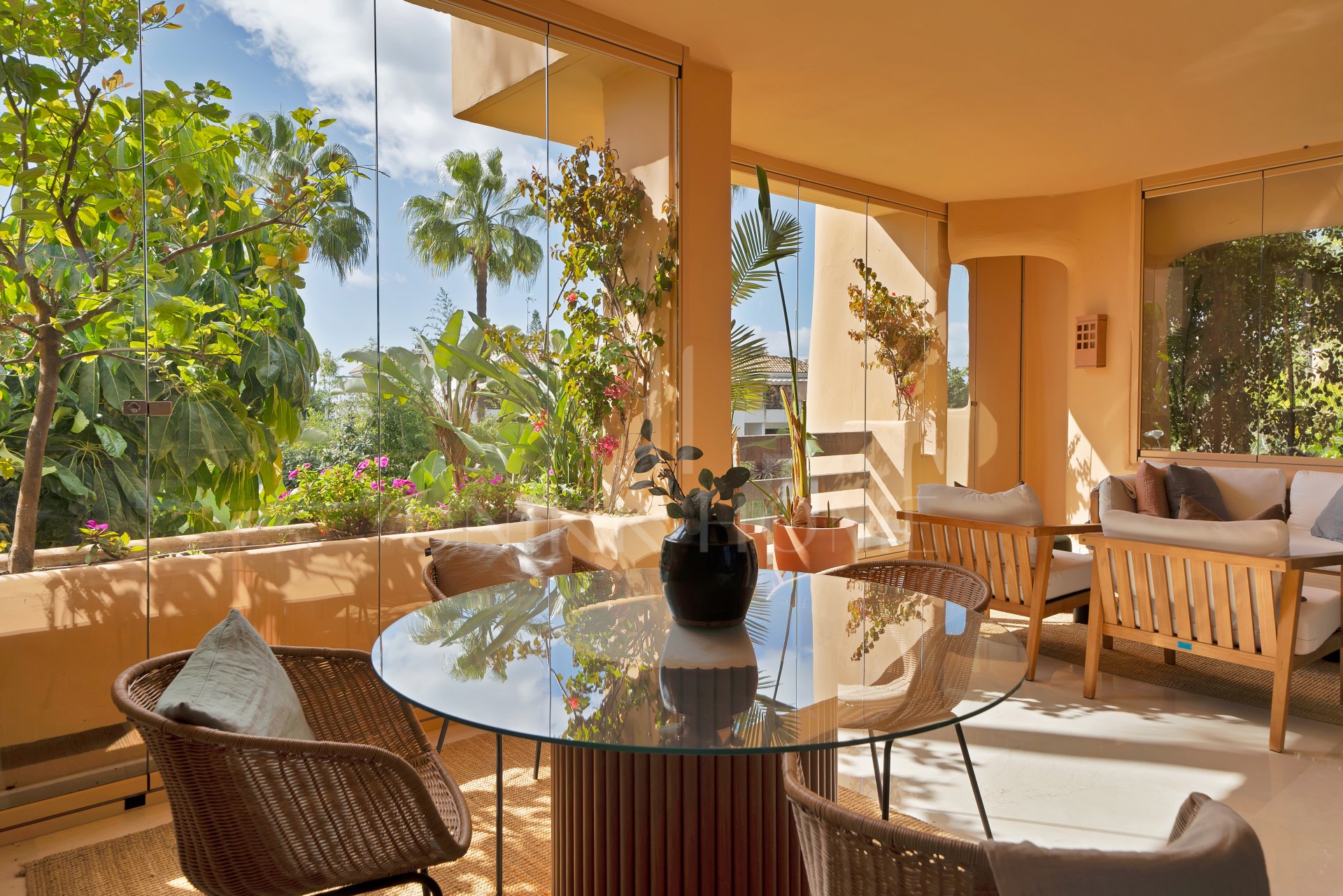 Stunning Renovated Apartment in Marbella Golden Mile