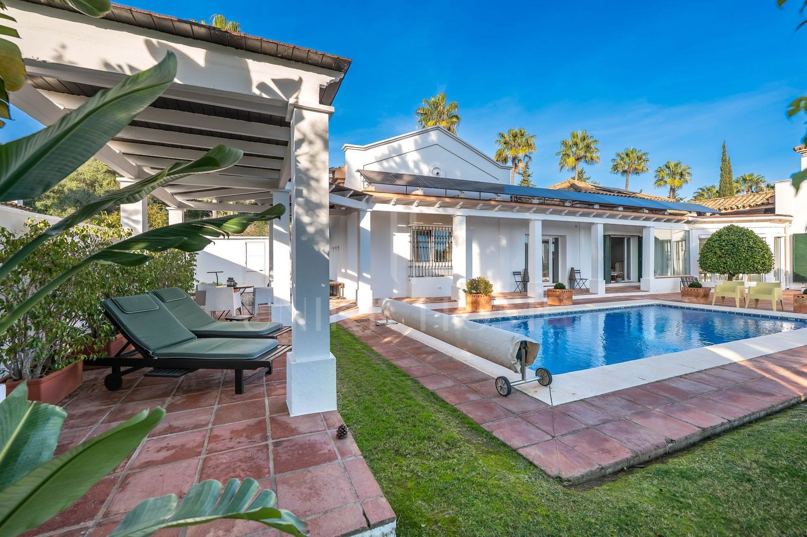 Authentic Andalusian 6-Bedroom Villa with Pool and Golf Views in Sotogrande