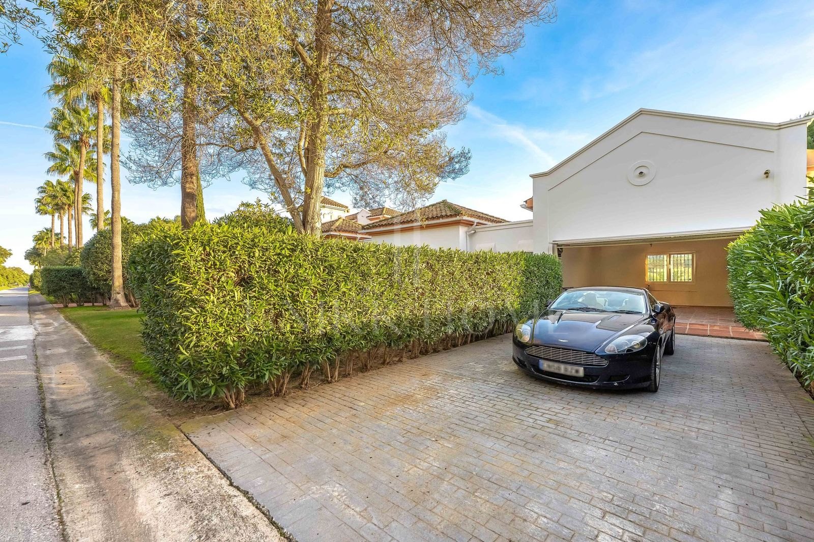 Authentic Andalusian 6-Bedroom Villa with Pool and Golf Views in Sotogrande