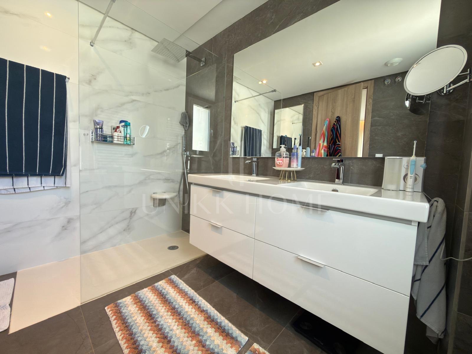 Luxury Corner Garden Apartment in Emerald Green, San Roque Club