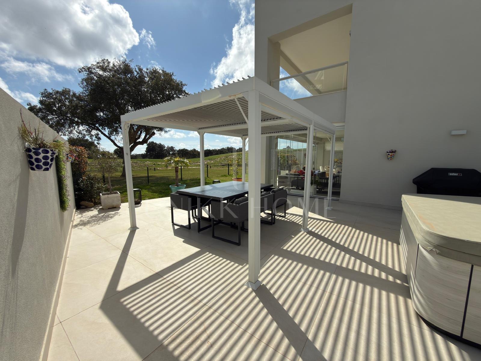 Luxury Corner Garden Apartment in Emerald Green, San Roque Club