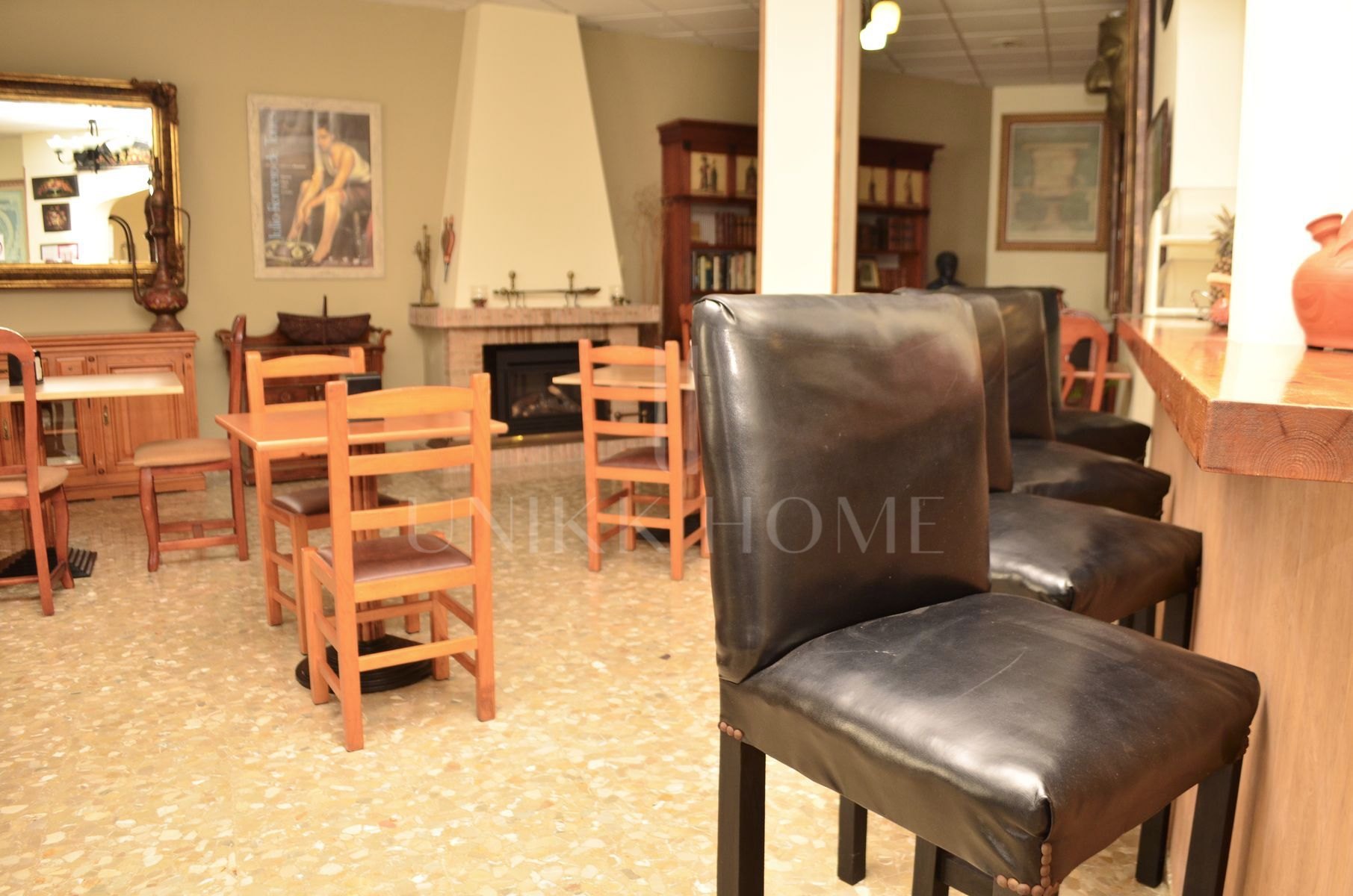 Oportunidad de Adquisición: Edificio en Propiedad con Licencia de Hostal