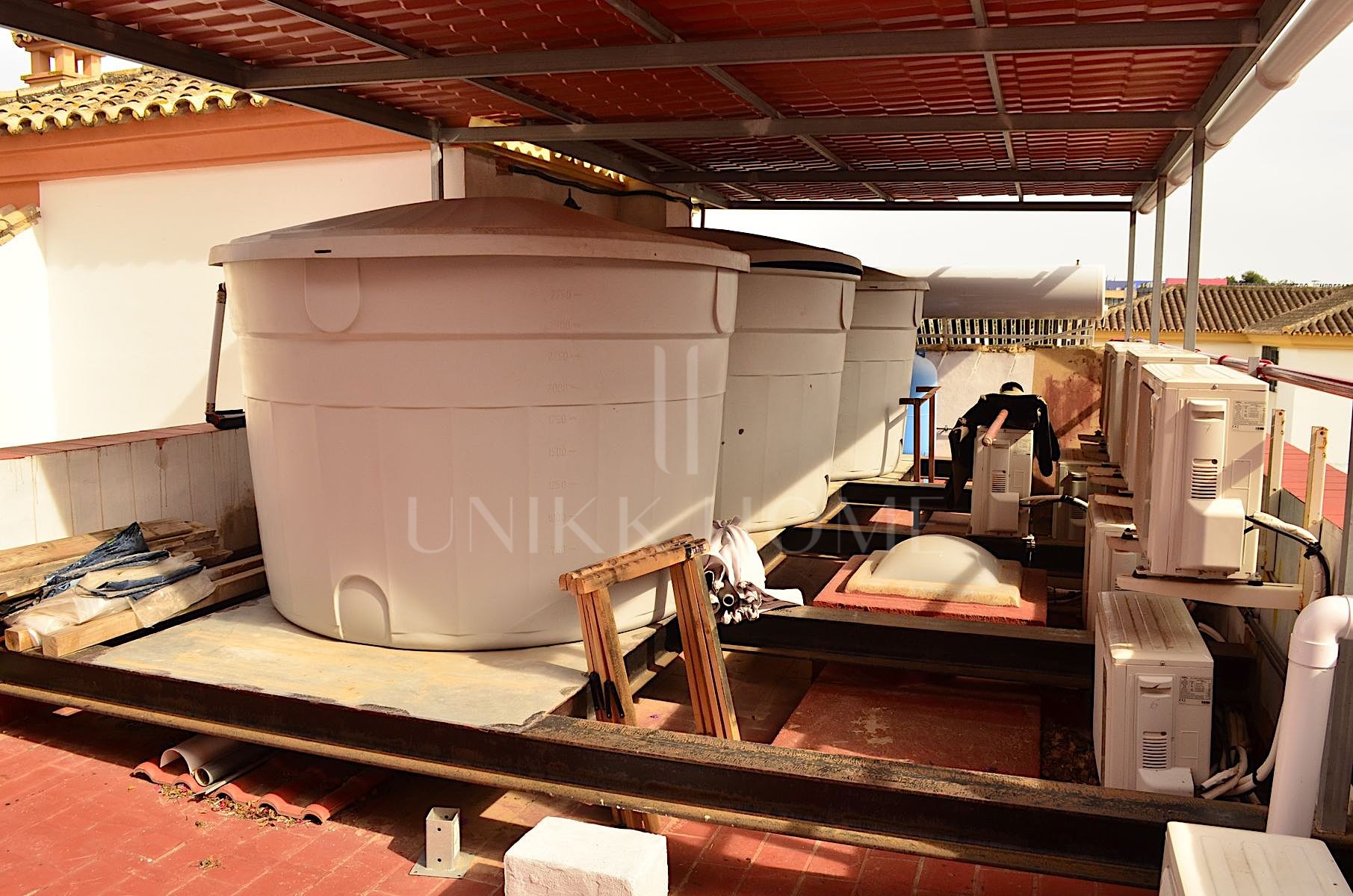 Oportunidad de Adquisición: Edificio en Propiedad con Licencia de Hostal