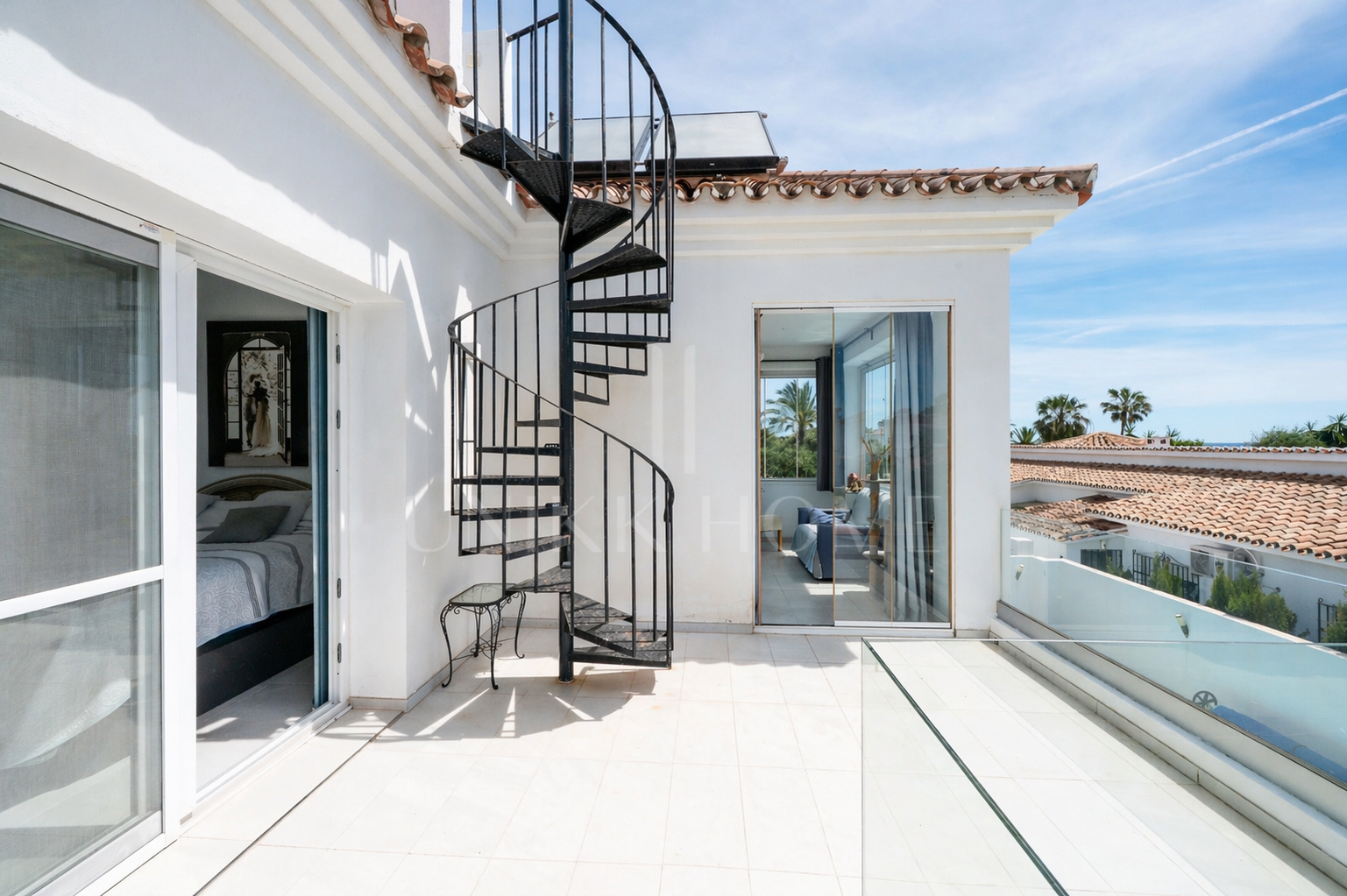 Villa junto a la playa con vistas al mar y techo Solarium en Costalita
