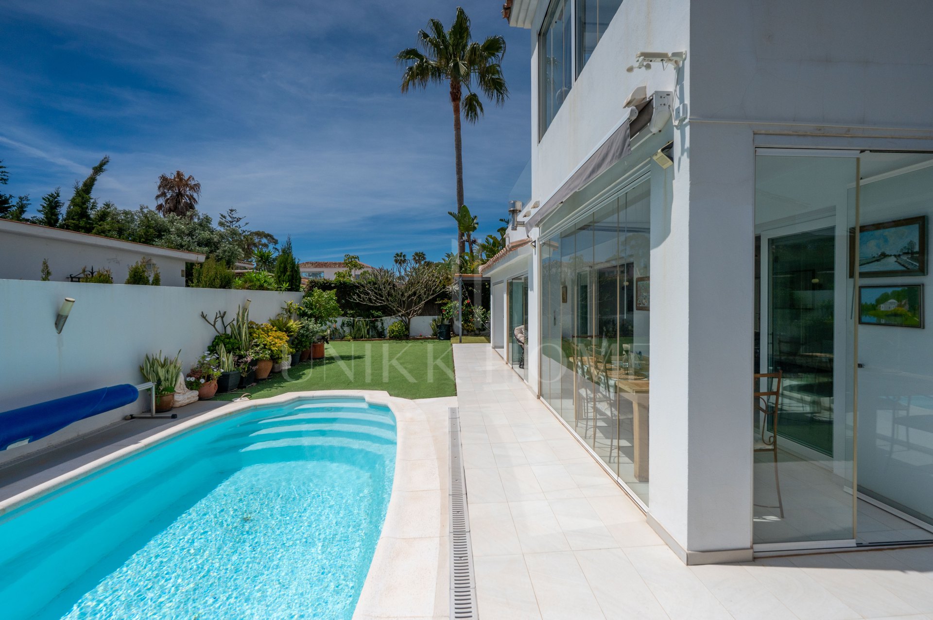 Villa junto a la playa con vistas al mar y techo Solarium en Costalita
