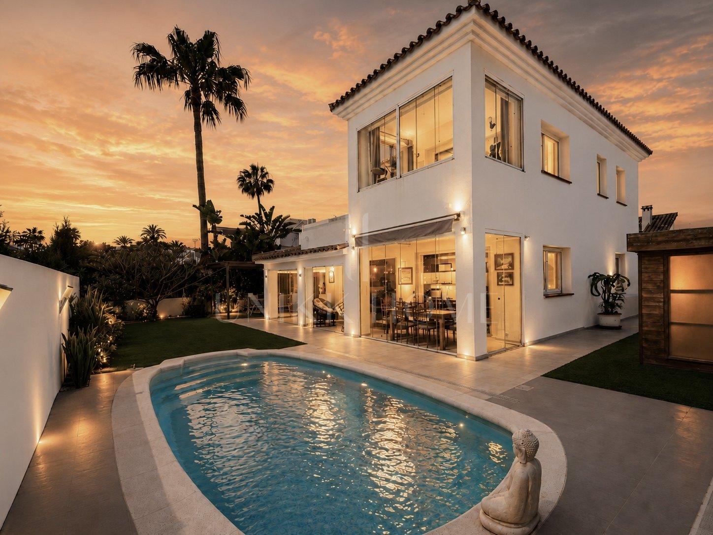 Villa junto a la playa con vistas al mar y techo Solarium en Costalita