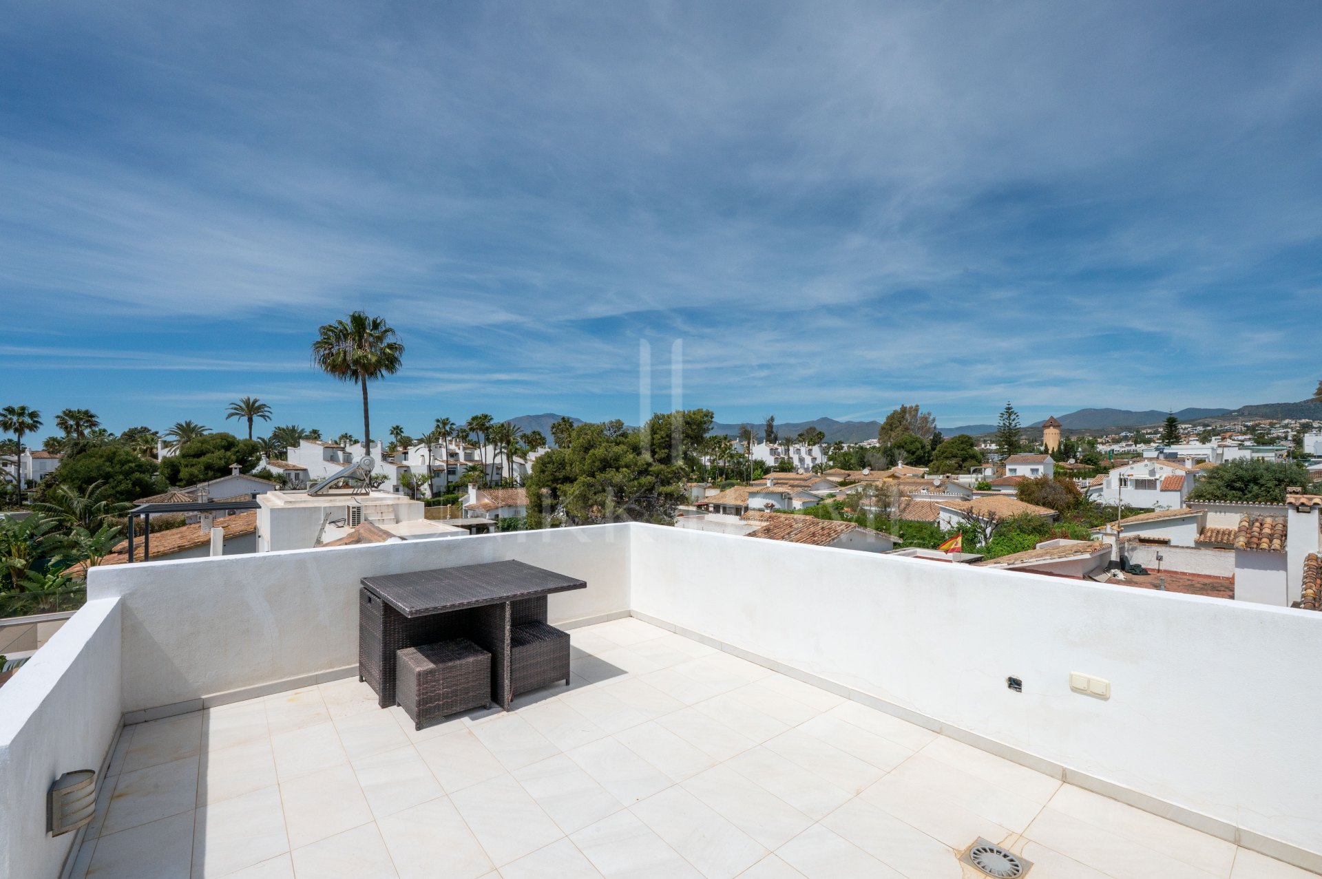 Villa junto a la playa con vistas al mar y techo Solarium en Costalita