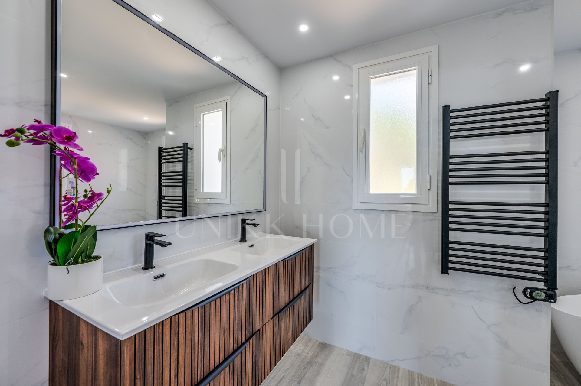 Luminoso y moderno apartamento de 3 dormitorios con vistas al mar y al golf en Altos de La Quinta