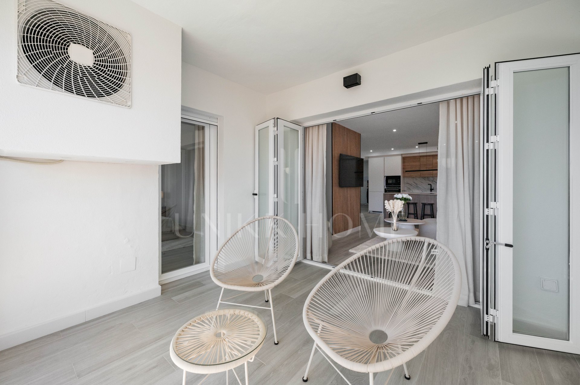 Walking distance to Puerto Banús modern 3-bedroom apartment with La Concha views