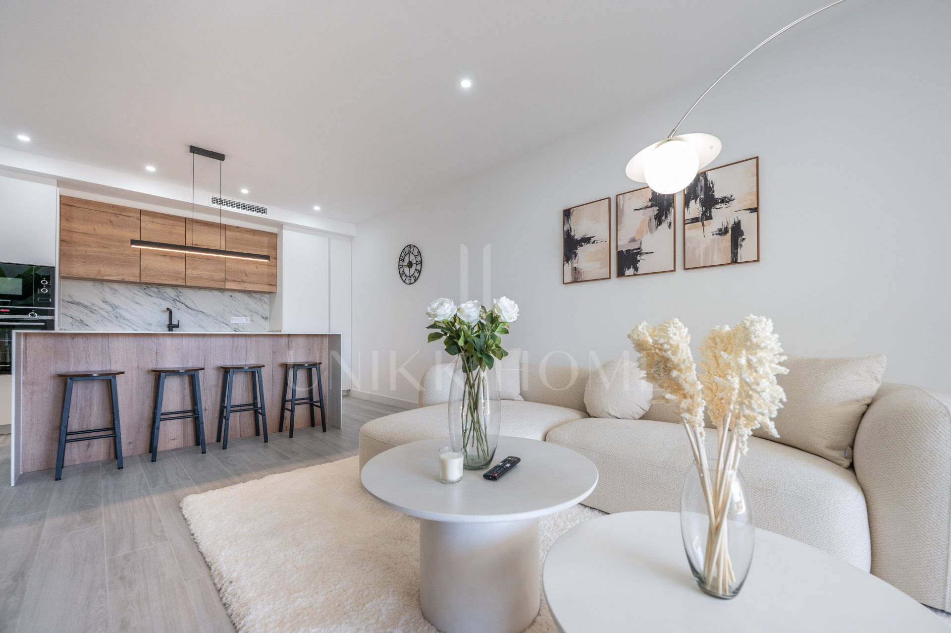 Walking distance to Puerto Banús modern 3-bedroom apartment with La Concha views