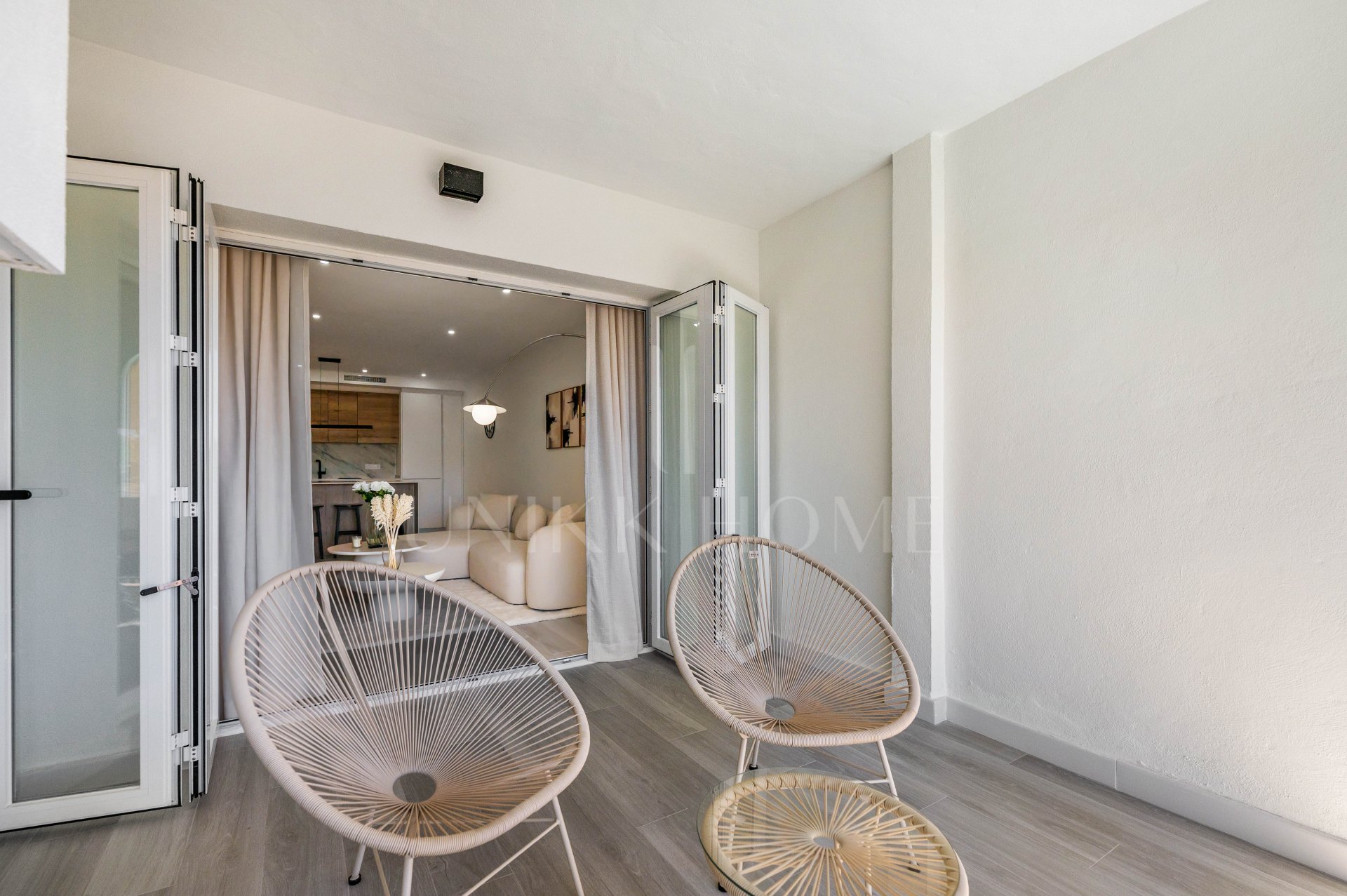 Walking distance to Puerto Banús modern 3-bedroom apartment with La Concha views