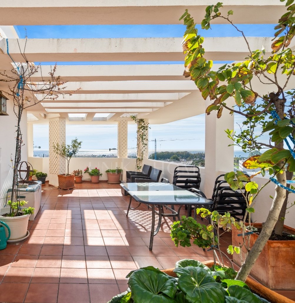 Investment Opportunity & Refurbishment Project | Duplex Penthouse with Panoramic Sea Views