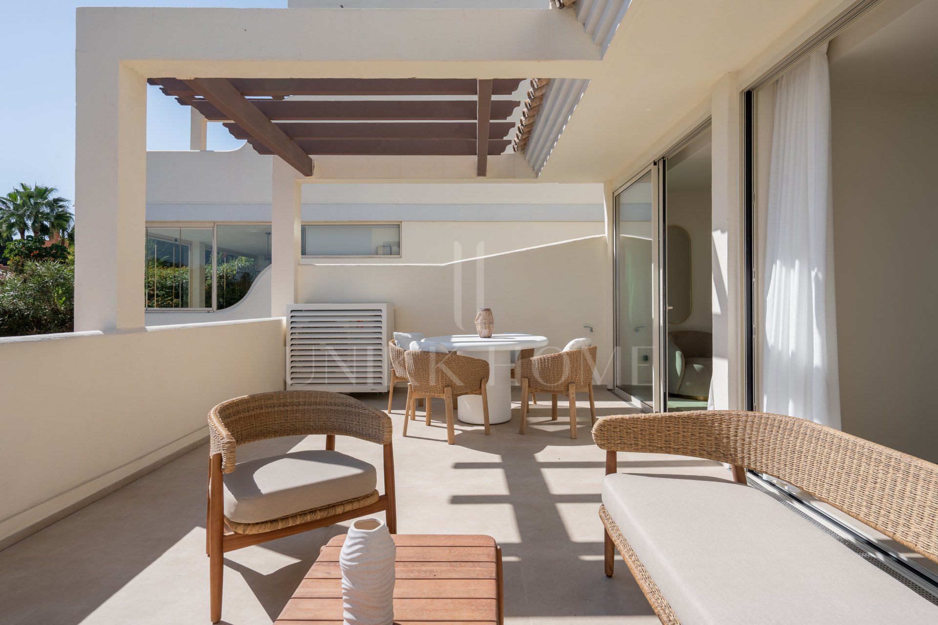 Palacetes 7 - Hermoso apartamento de tres dormitorios completamente renovado en La Cerquilla con vistas al mar.