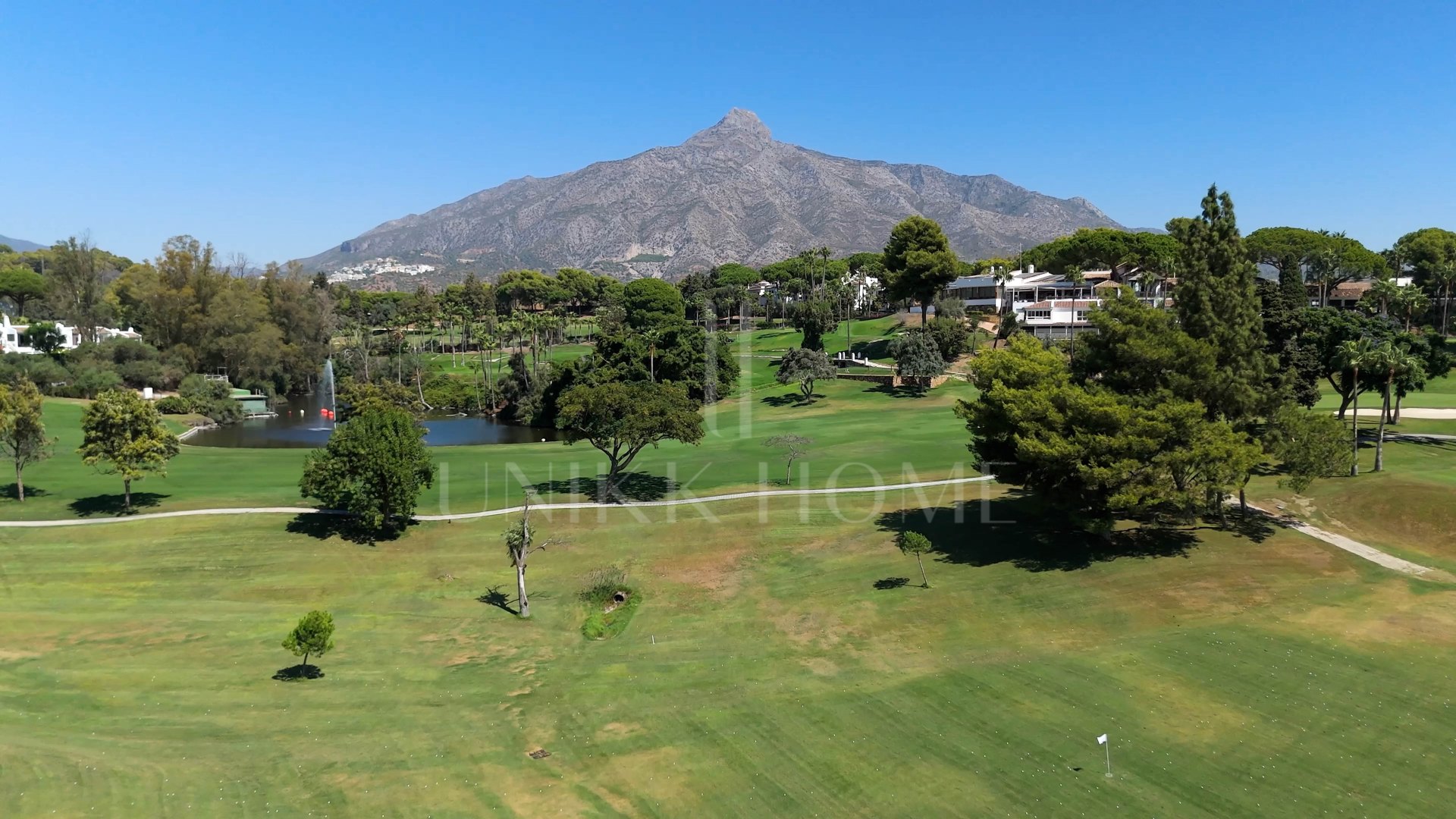 Aloha 3 - Corner Townhouse with Sea Views in an Exclusive Frontline Golf Complex, Nueva Andalucía