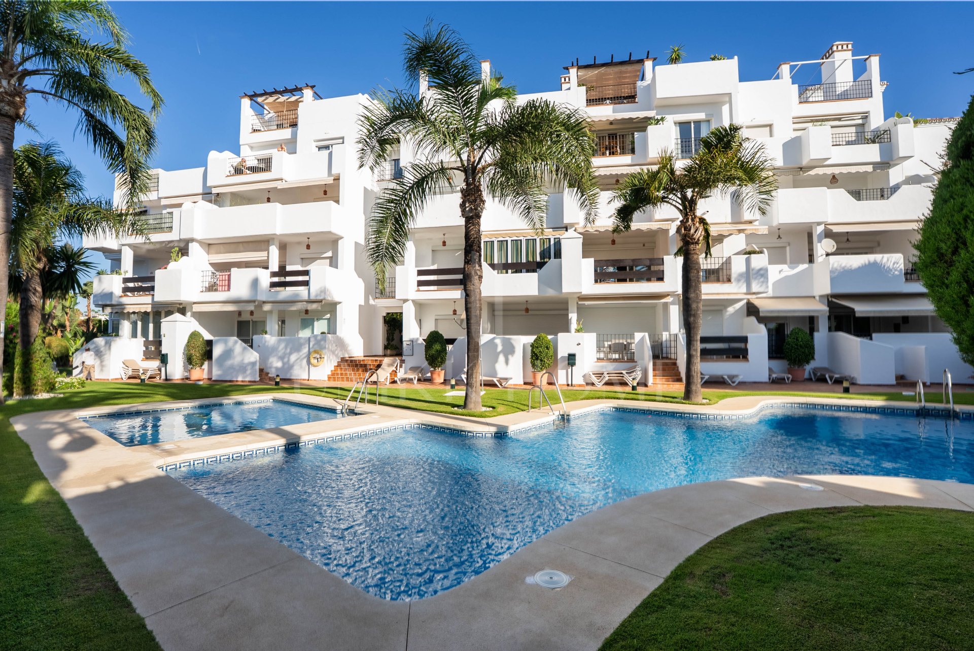 Banús 15 - Ático Dúplex en Alcazaba Gardens, Puerto Banús