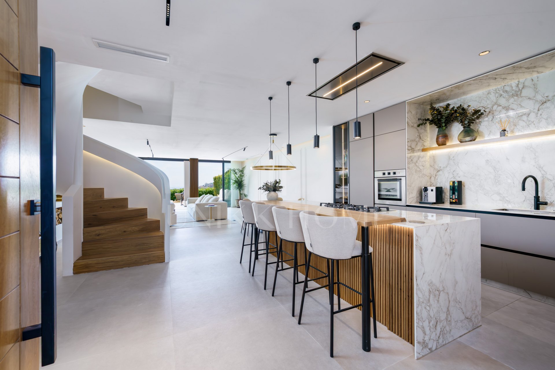 Elegant Renovated Townhouse on Frontline La Quinta Golf with Spectacular Views