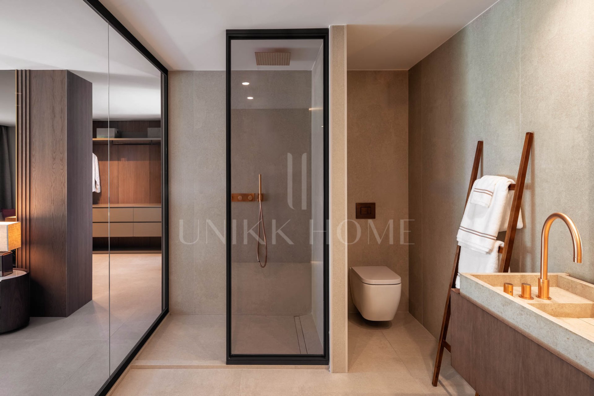 Beautifully Renovated Duplex Penthouse with 105 m² Private Rooftop