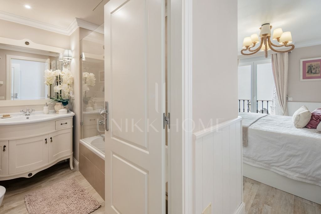 Casa Antigua — Four-Bedroom Townhouse with Rooftop Terrace in Marbella Old Town