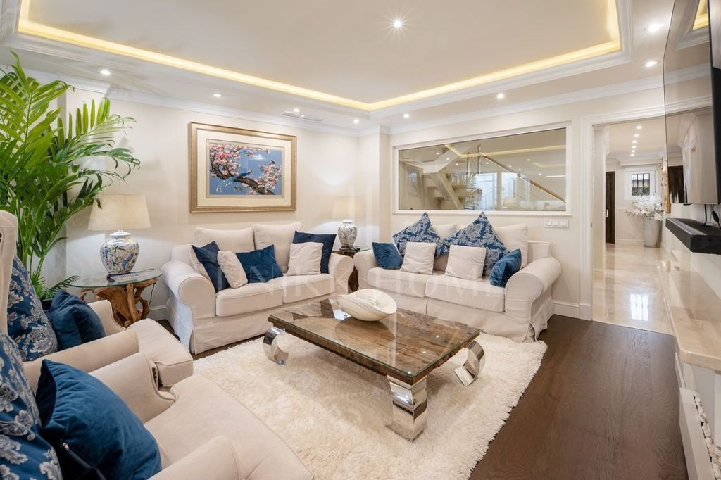 Casa Antigua — Four-Bedroom Townhouse with Rooftop Terrace in Marbella Old Town