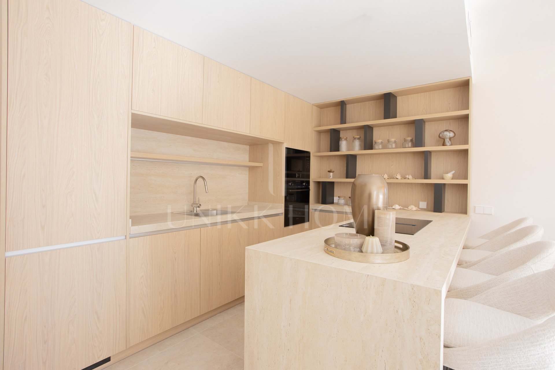 Aloha Garden — Fully Renovated 4-Bedroom Duplex Penthouse