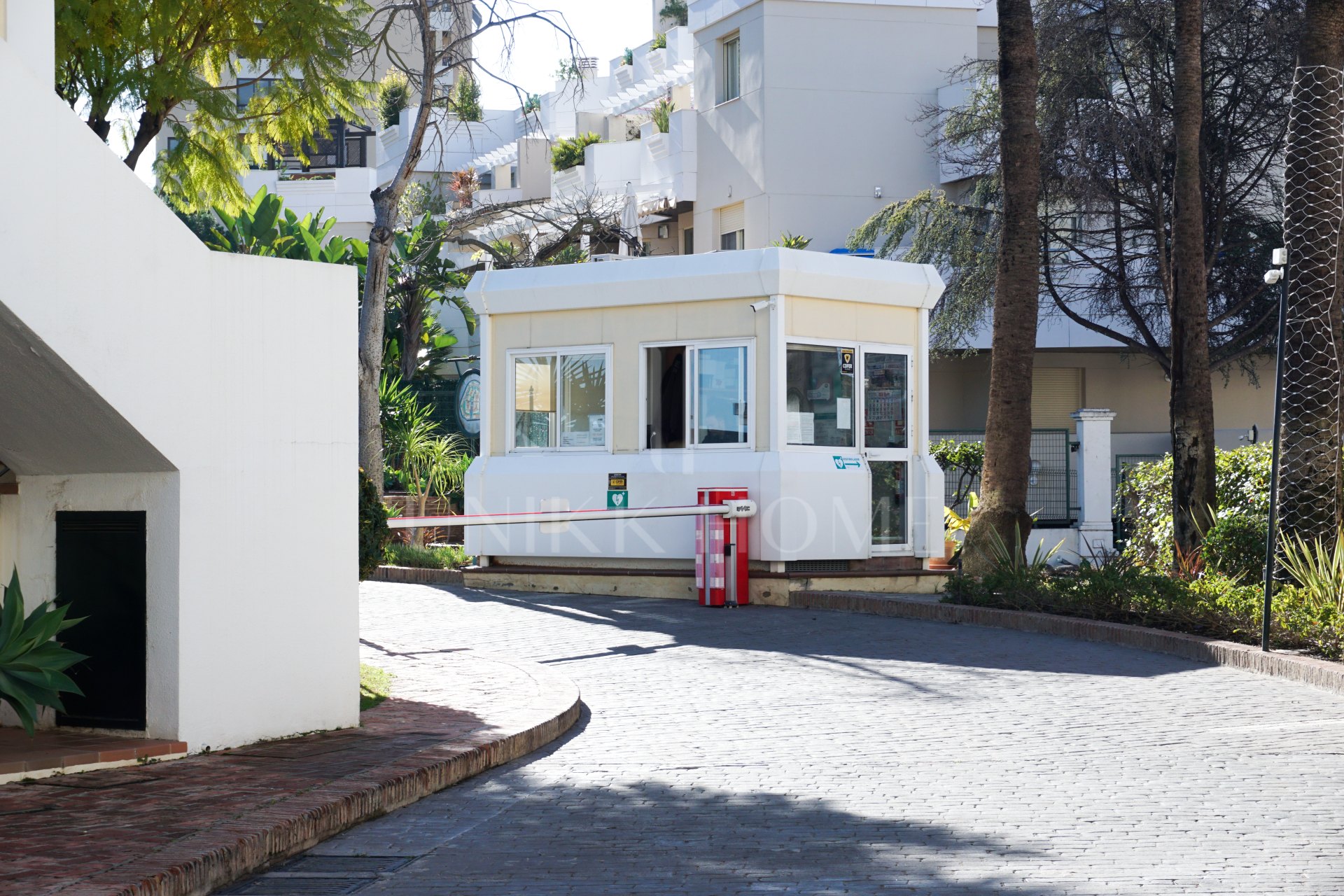 Aloha Garden — Fully Renovated 4-Bedroom Duplex Penthouse