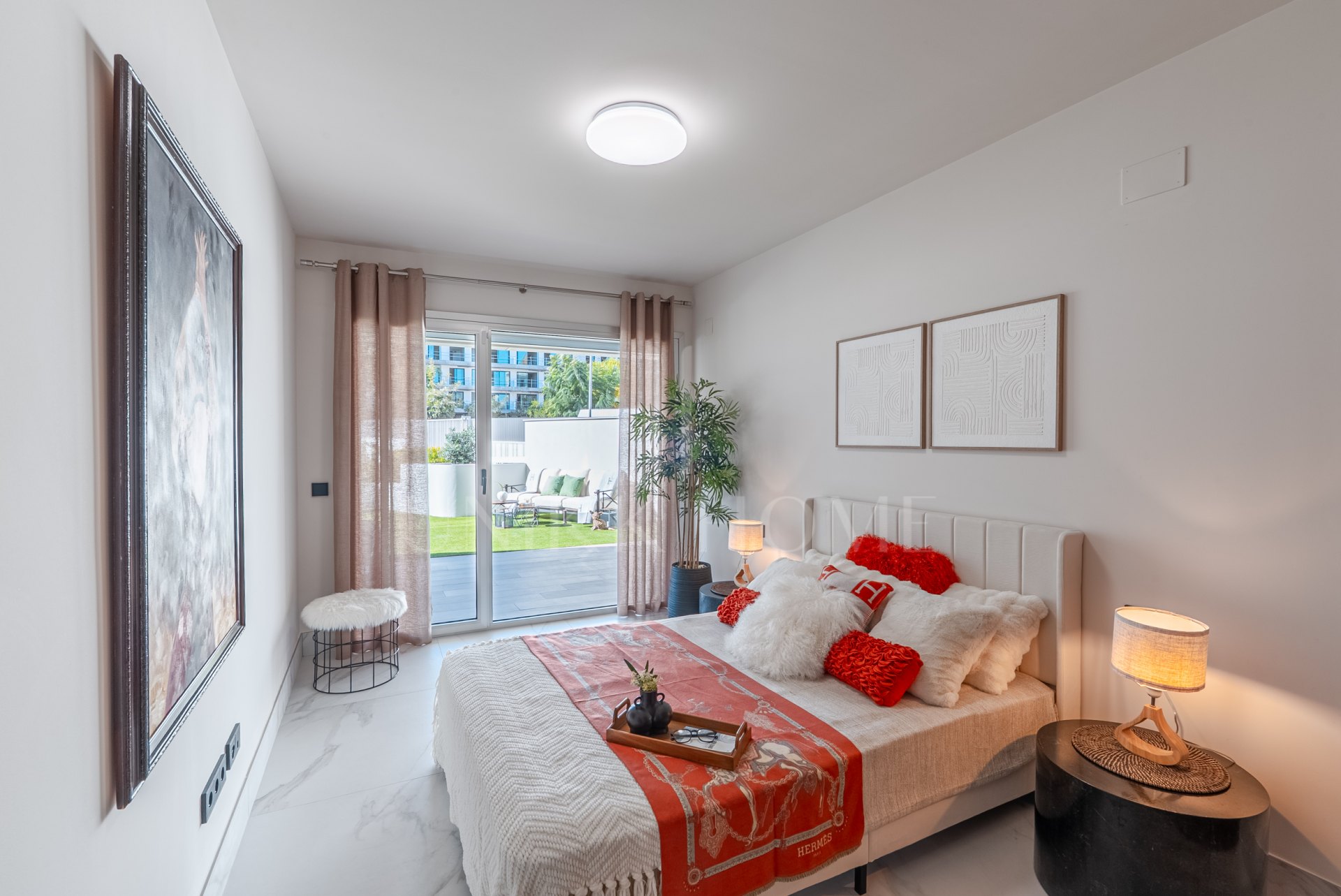 Moderno Apartamento en Planta Baja con Jardín Privado en San Pedro de Alcántara